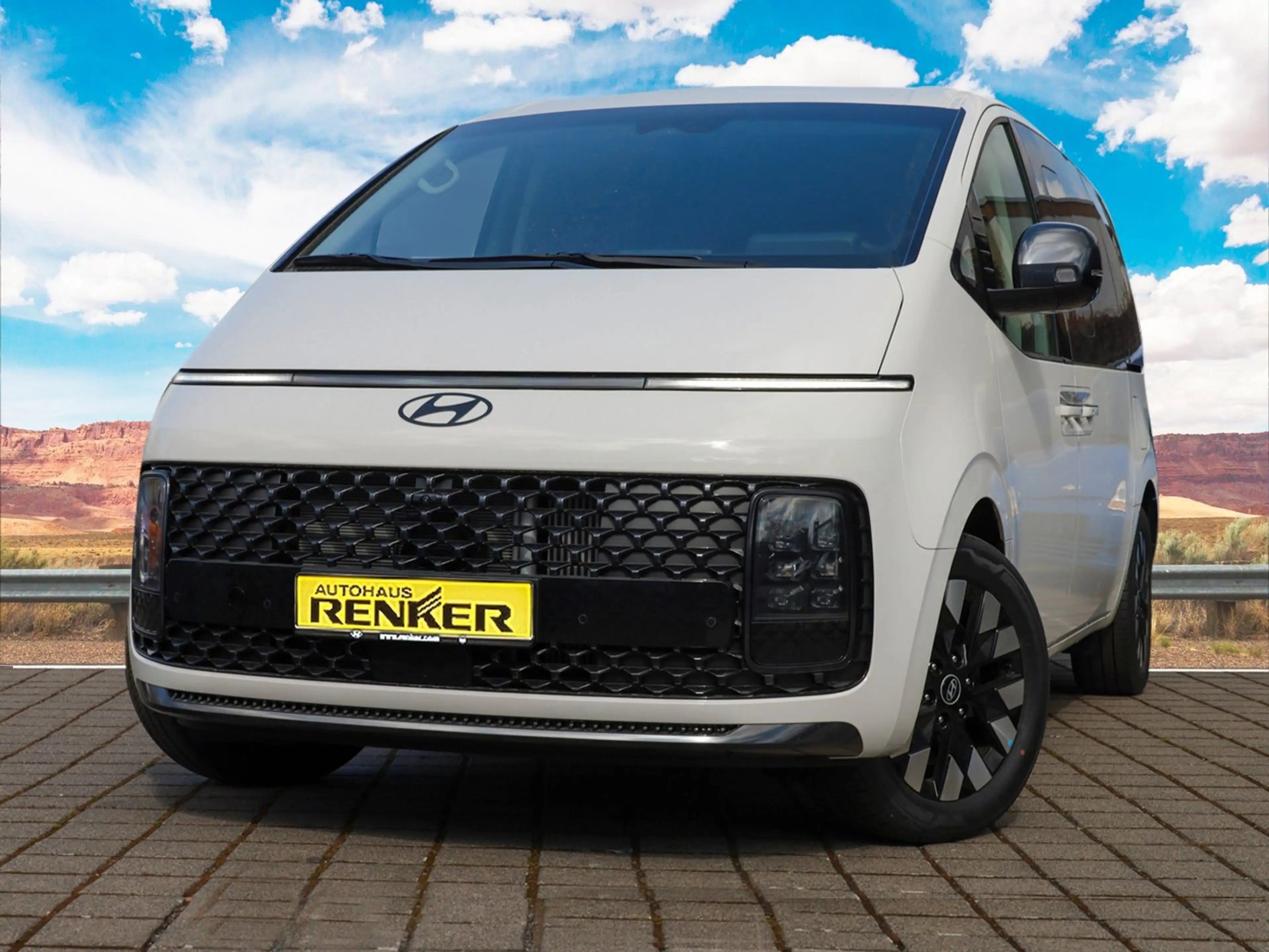 Hyundai STARIA Signature Hybrid 2WD — photo 9