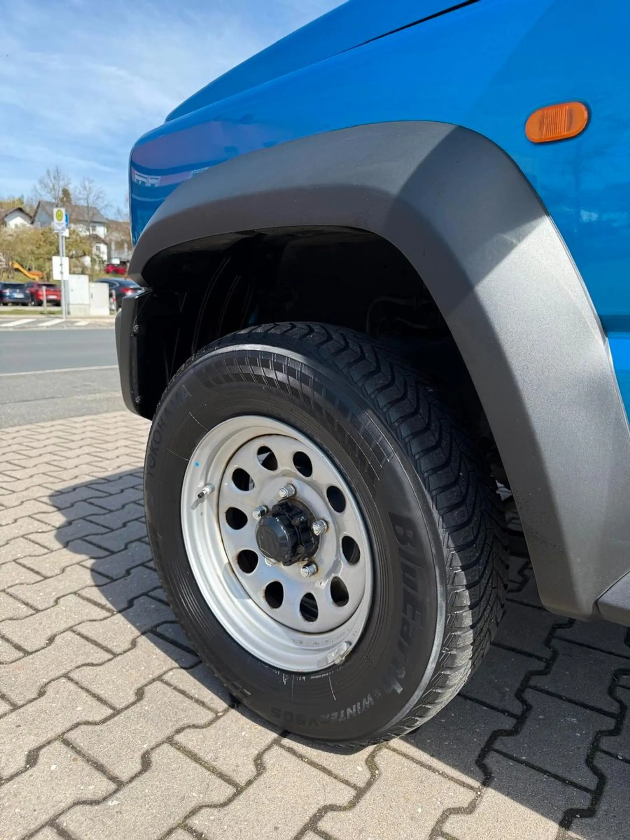 Suzuki Jimny Comfort AllGrip NAVI SHZ 5-GANG SCHECKHEFT — photo 9
