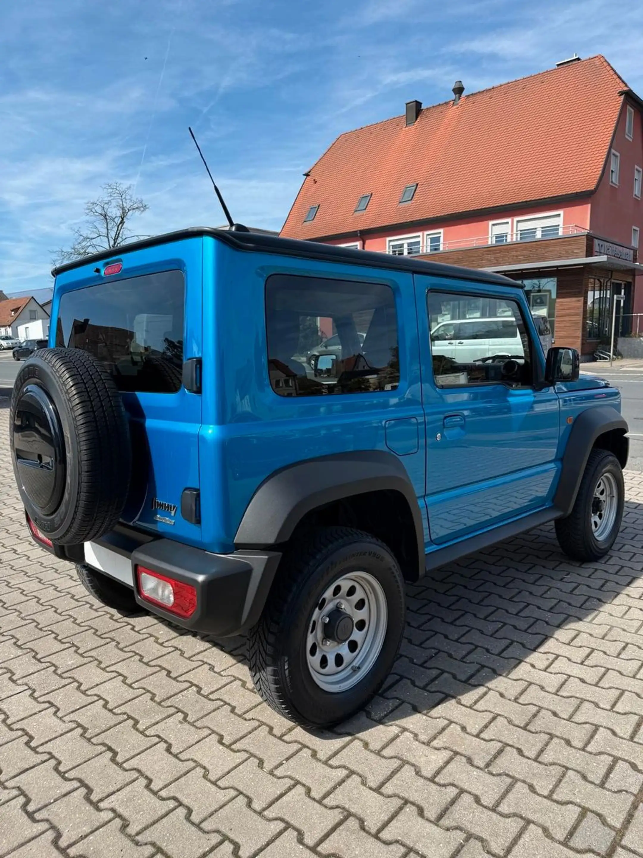 Suzuki Jimny Comfort AllGrip NAVI SHZ 5-GANG SCHECKHEFT — photo 5