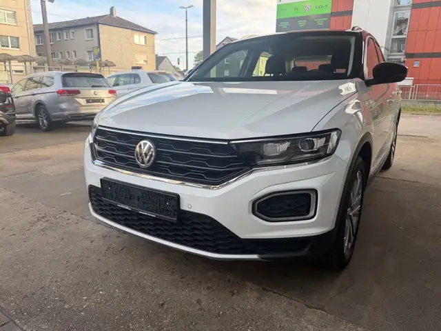 Volkswagen T-Roc Style 1.5 TSI 1.Hand LED/AHK/18"