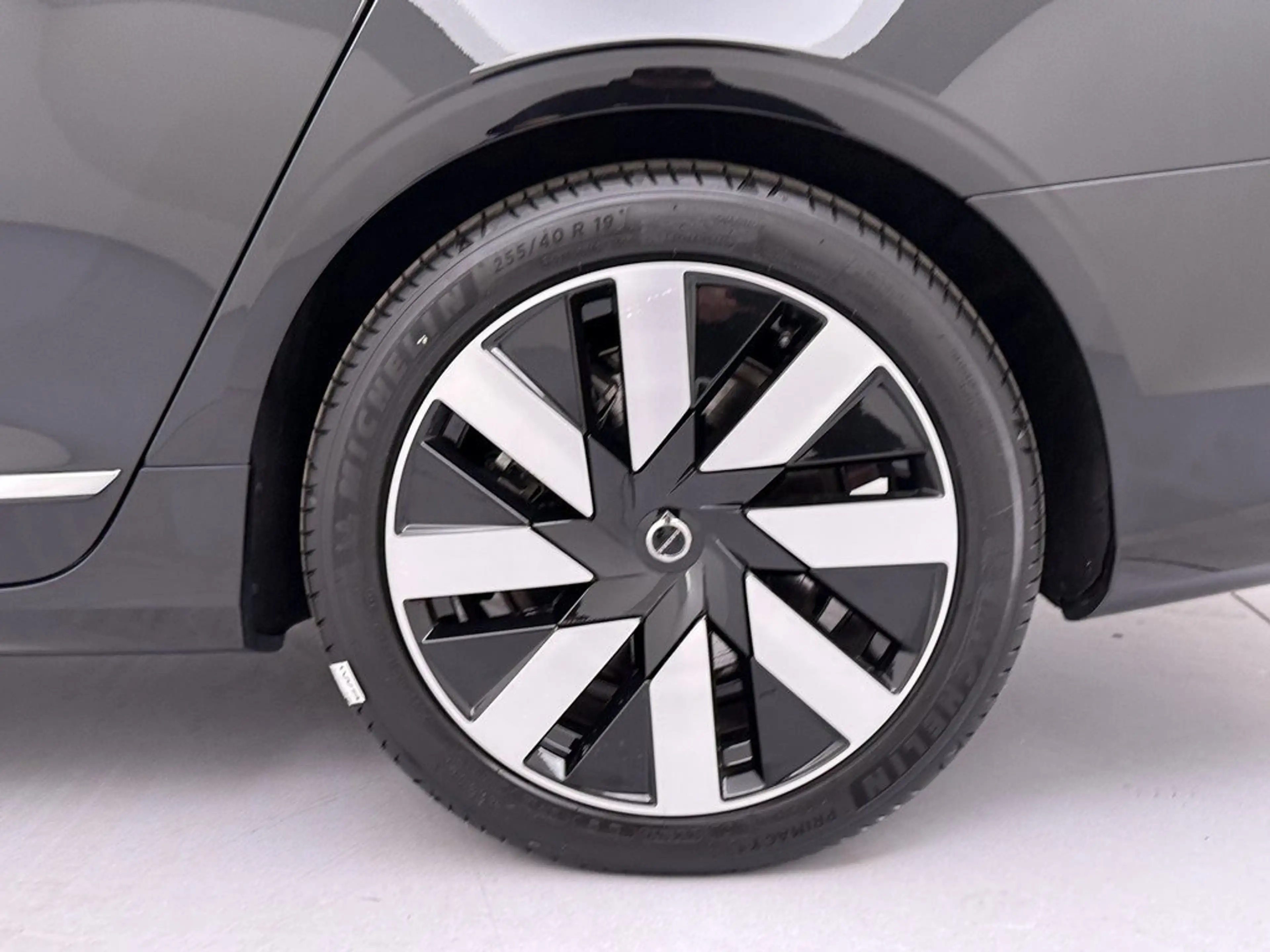 Volvo V90 T6 Plus Bright Plug-In Hybrid AWD — photo 18