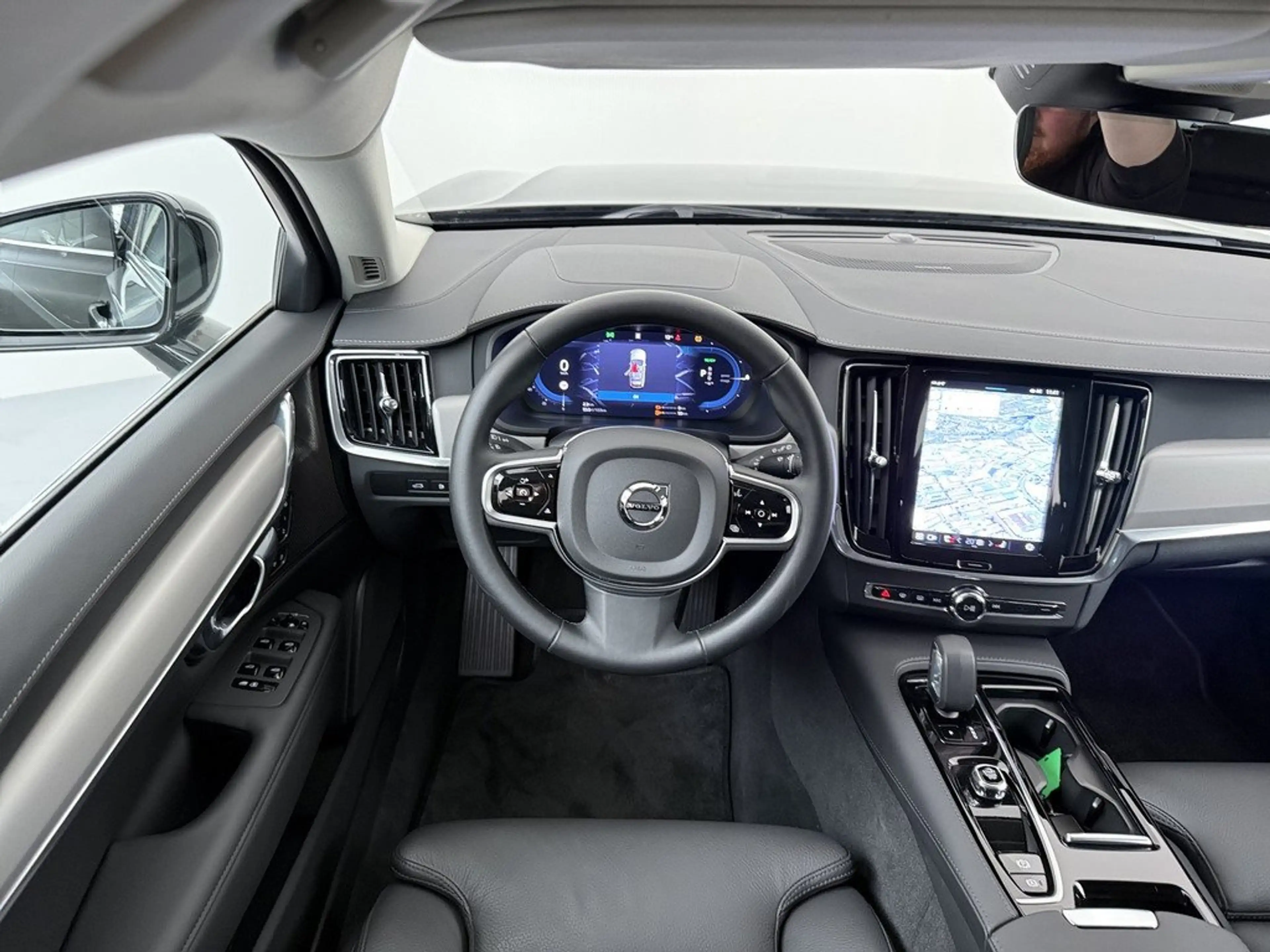 Volvo V90 T6 Plus Bright Plug-In Hybrid AWD — photo 41