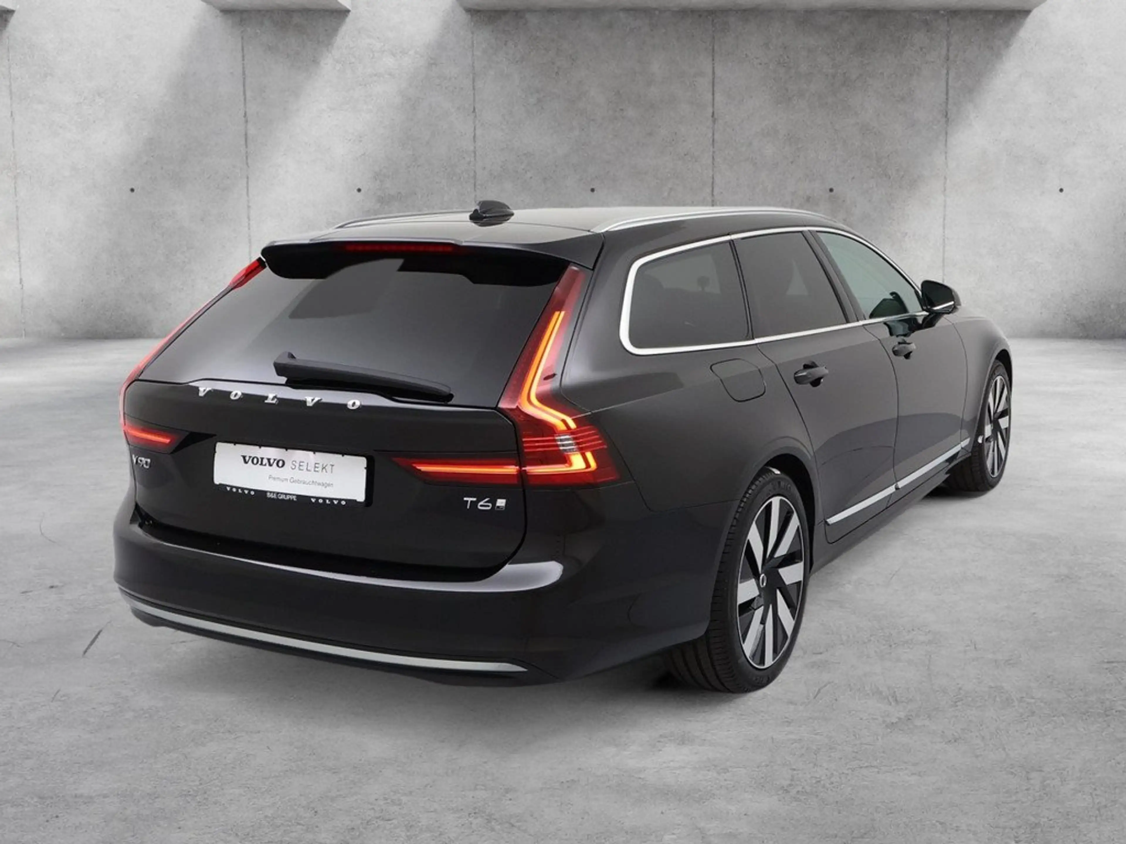 Volvo V90 T6 Plus Bright Plug-In Hybrid AWD — photo 5