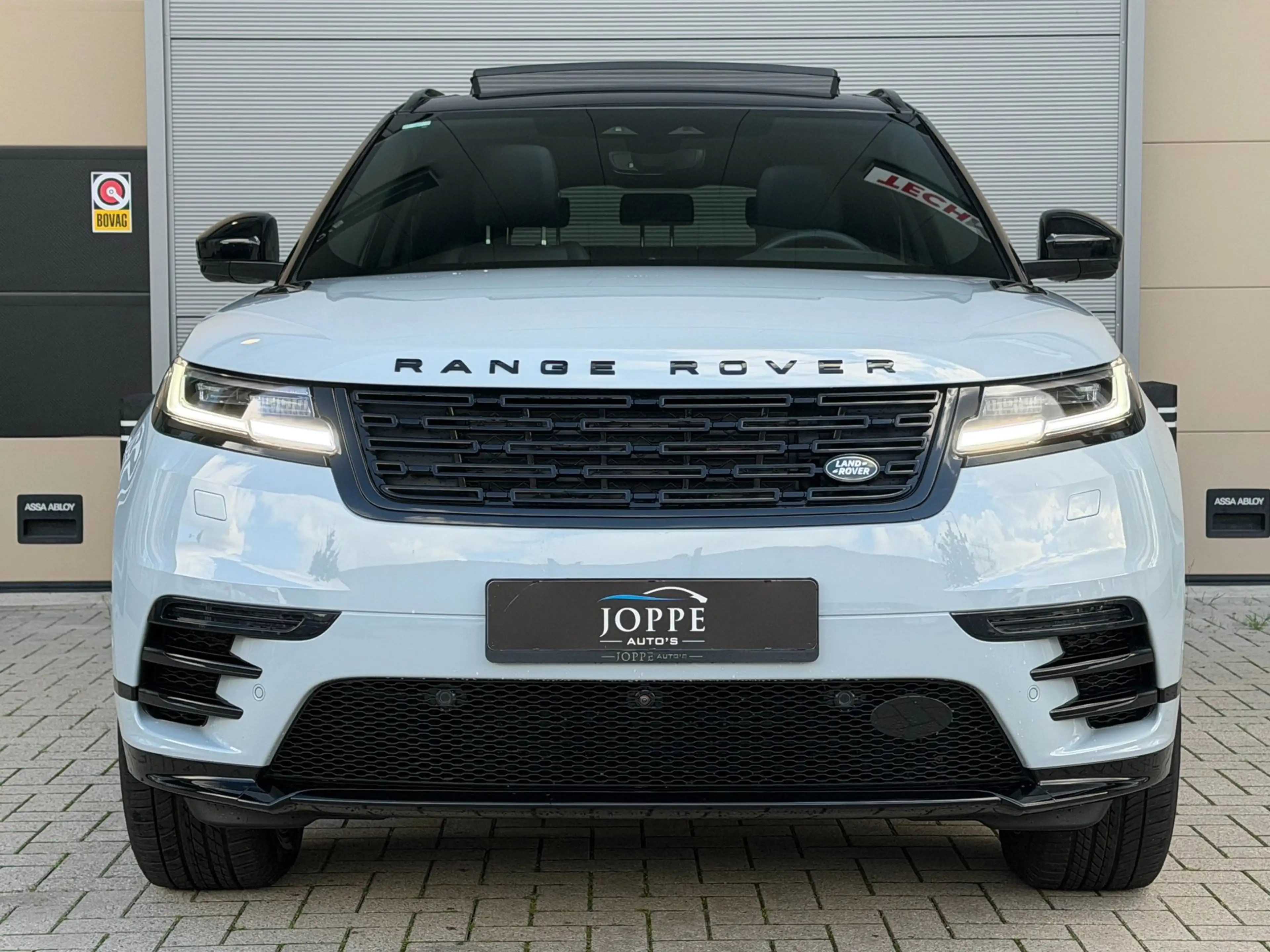 Land Rover Range Rover Velar 2.0 P400e AWD Dynamic SE PHEV|Pano/schuifdak|Black — photo 4
