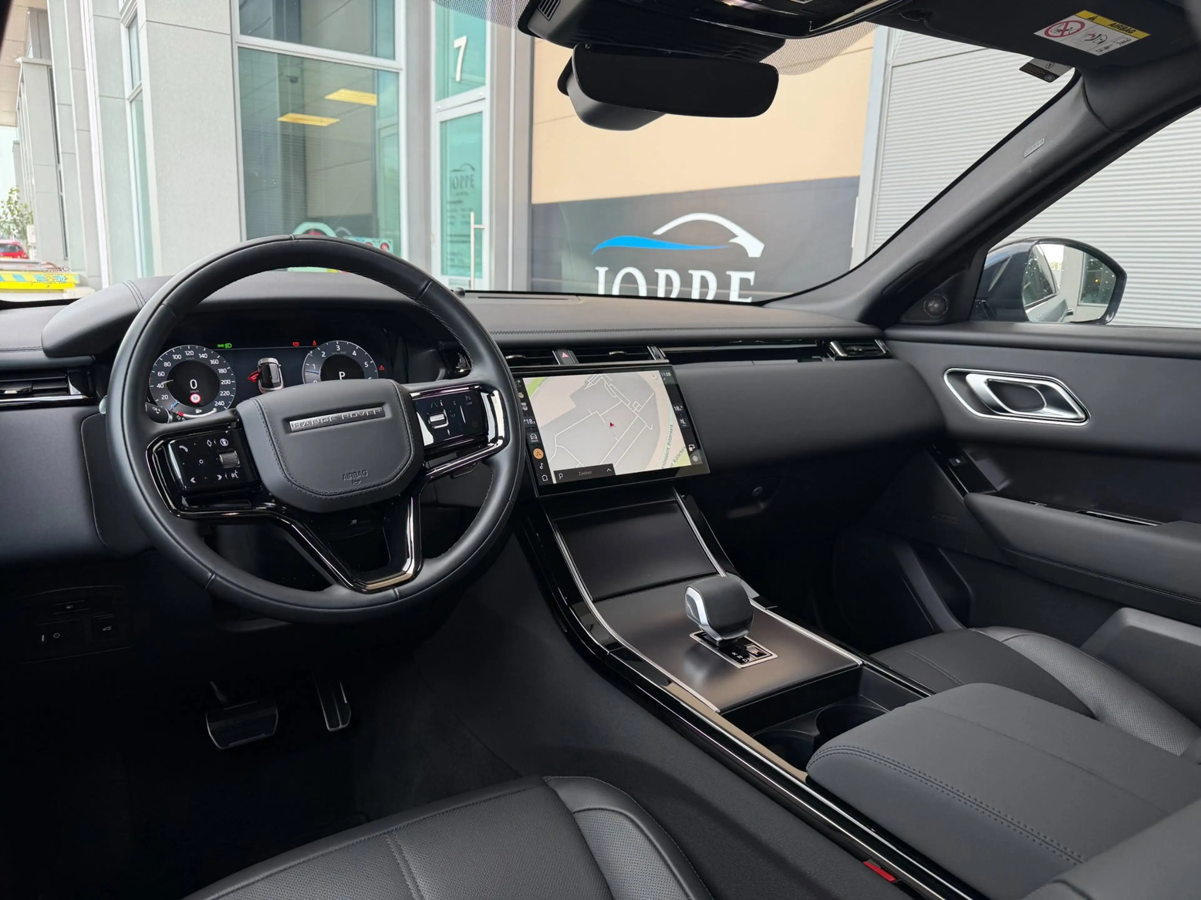 Land Rover Range Rover Velar 2.0 P400e AWD Dynamic SE PHEV|Pano/schuifdak|Black — photo 2