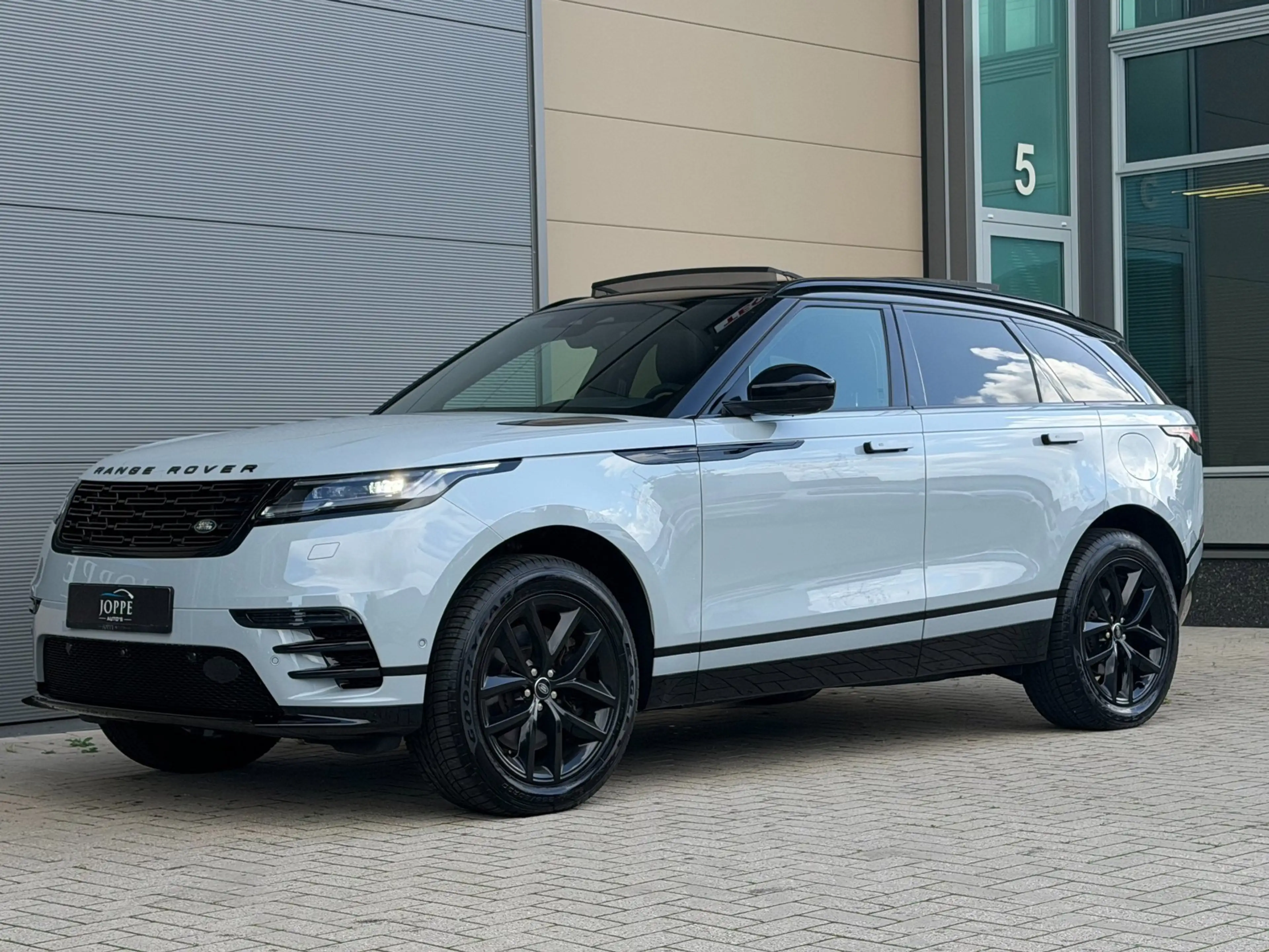 Land Rover Range Rover Velar 2.0 P400e AWD Dynamic SE PHEV|Pano/schuifdak|Black — photo 7