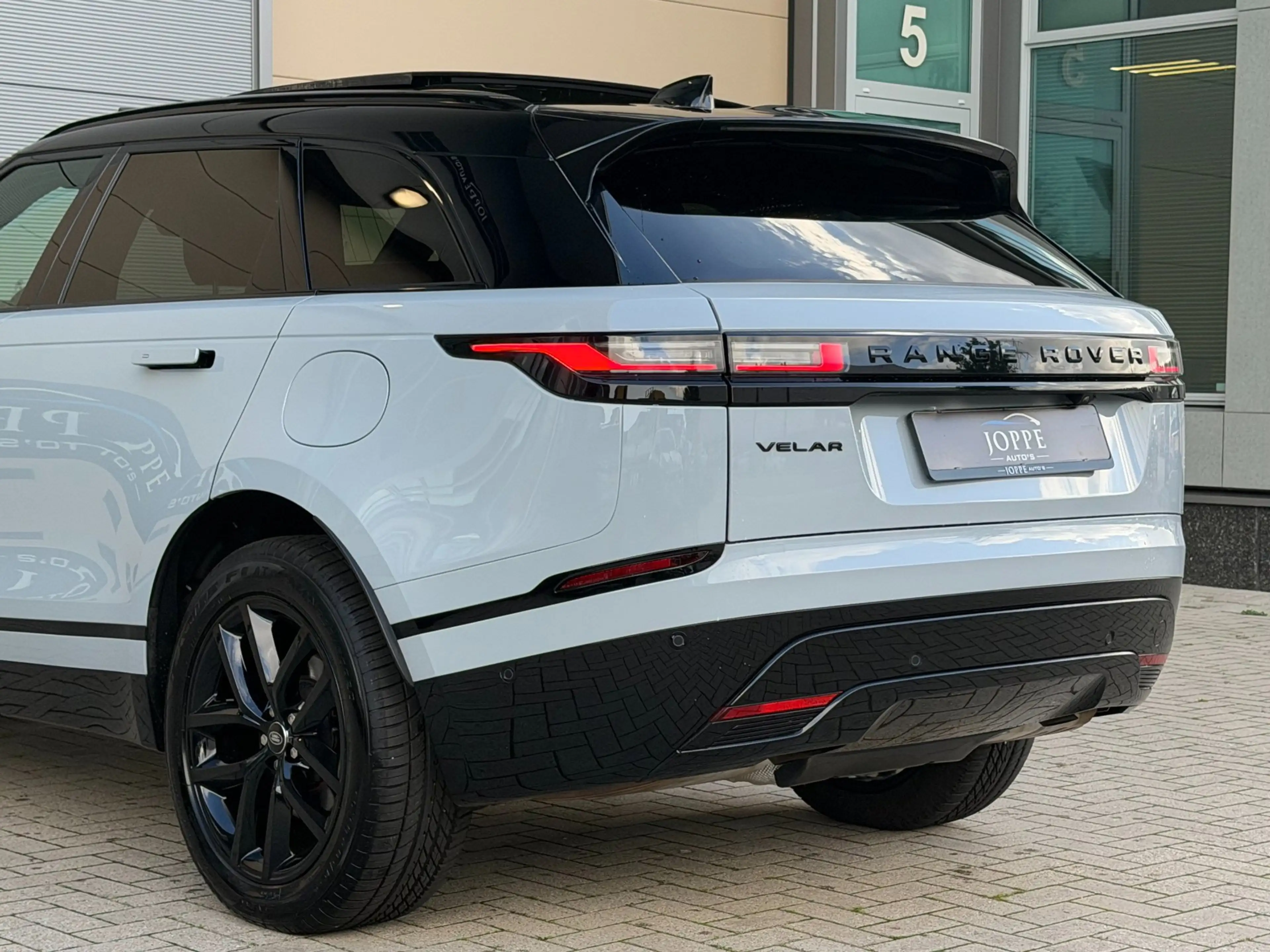 Land Rover Range Rover Velar 2.0 P400e AWD Dynamic SE PHEV|Pano/schuifdak|Black — photo 12