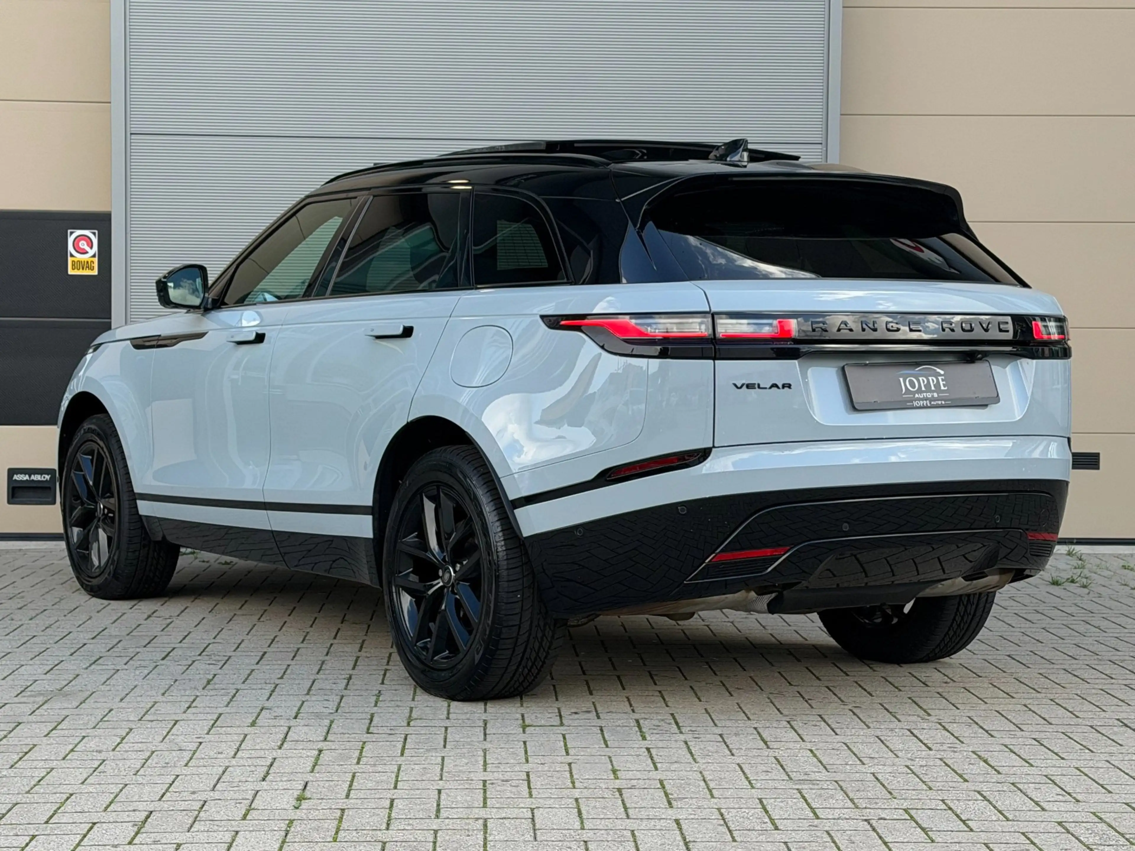Land Rover Range Rover Velar 2.0 P400e AWD Dynamic SE PHEV|Pano/schuifdak|Black — photo 3