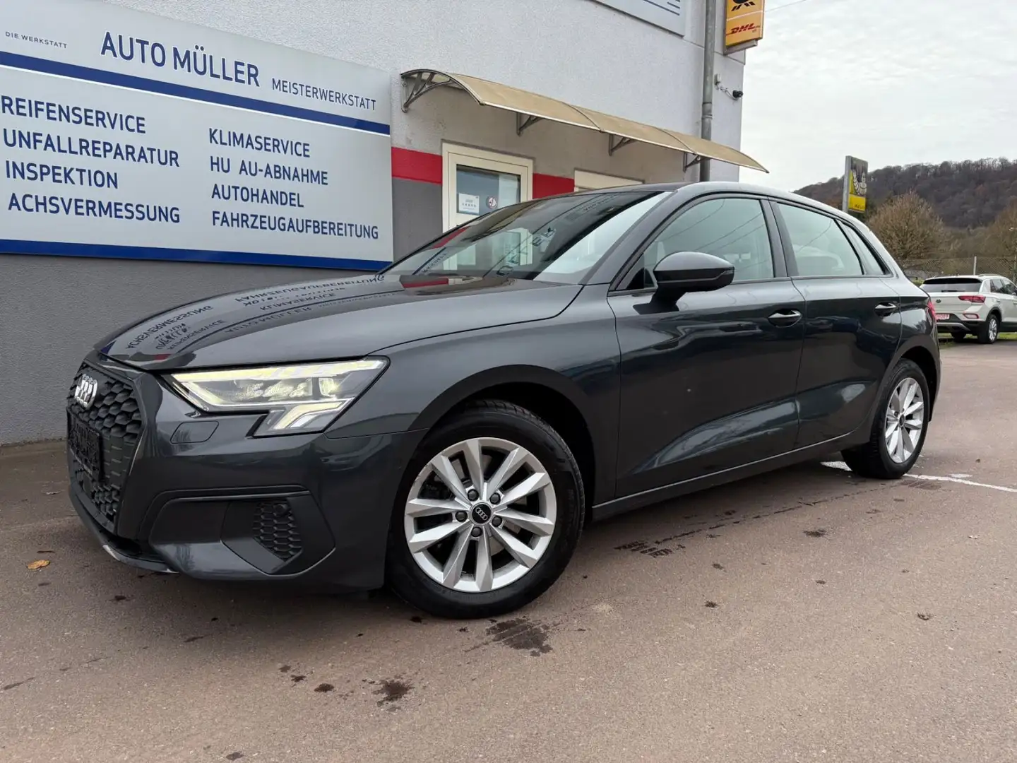 Audi A3 Sportback 35 TDI basis S tronic Grau - 1