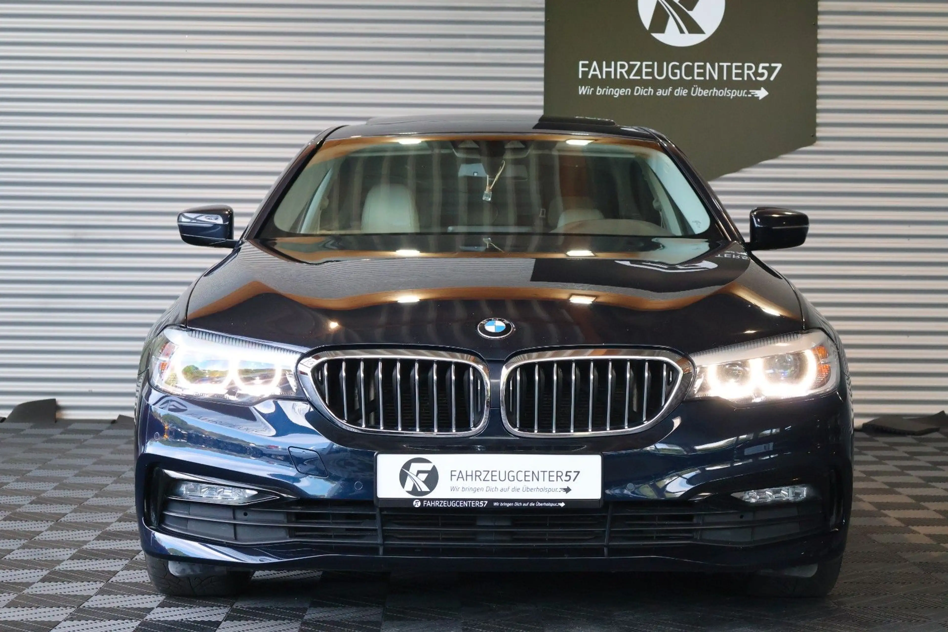 BMW 525 d G30 LED/SHZ/PDC/CARPLAY/SCHIEBEDACH — photo 4