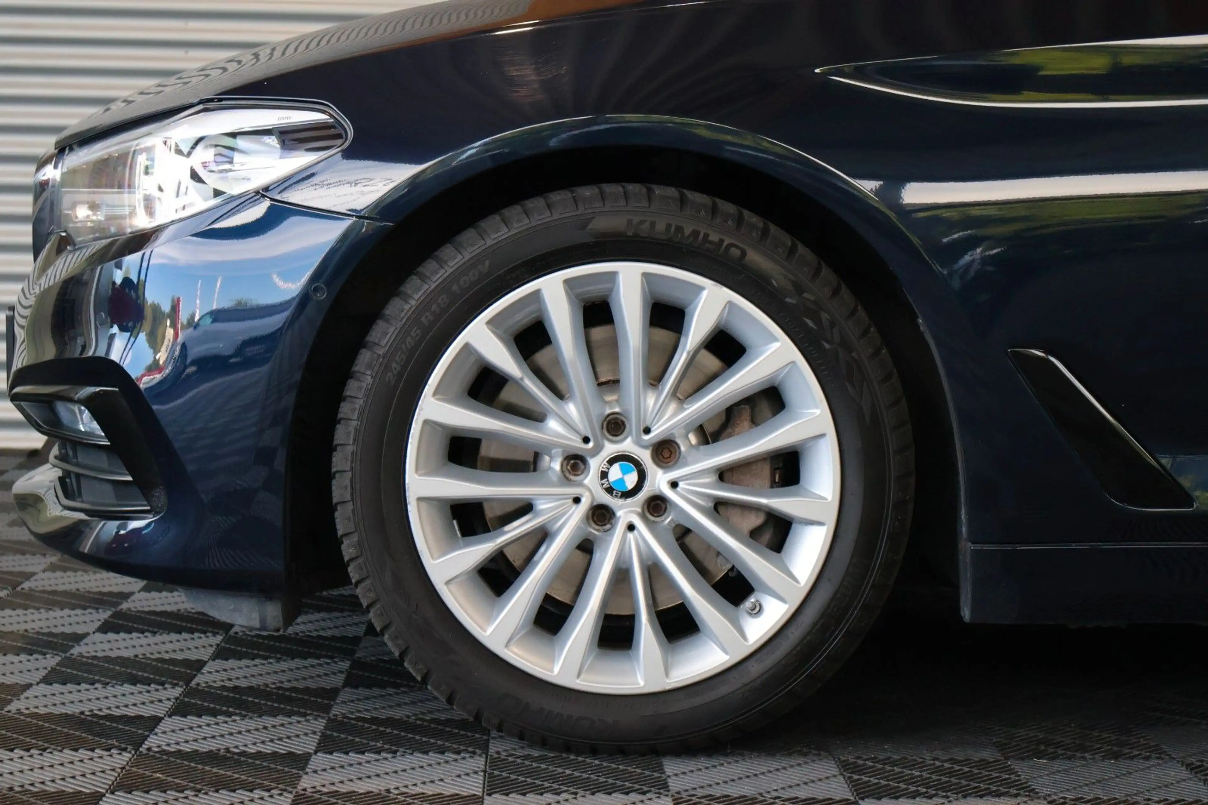 BMW 525 d G30 LED/SHZ/PDC/CARPLAY/SCHIEBEDACH — photo 3