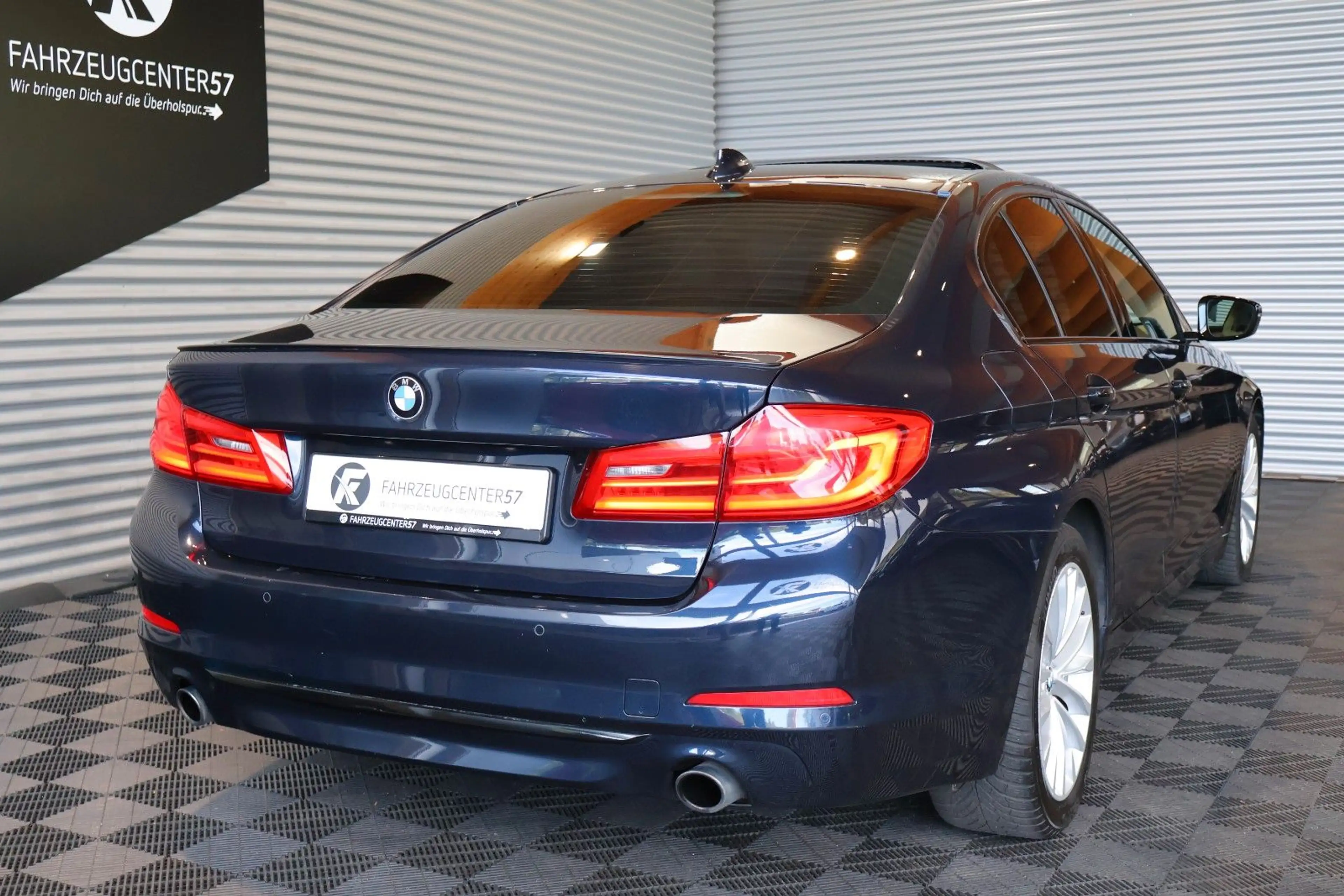 BMW 525 d G30 LED/SHZ/PDC/CARPLAY/SCHIEBEDACH — photo 8