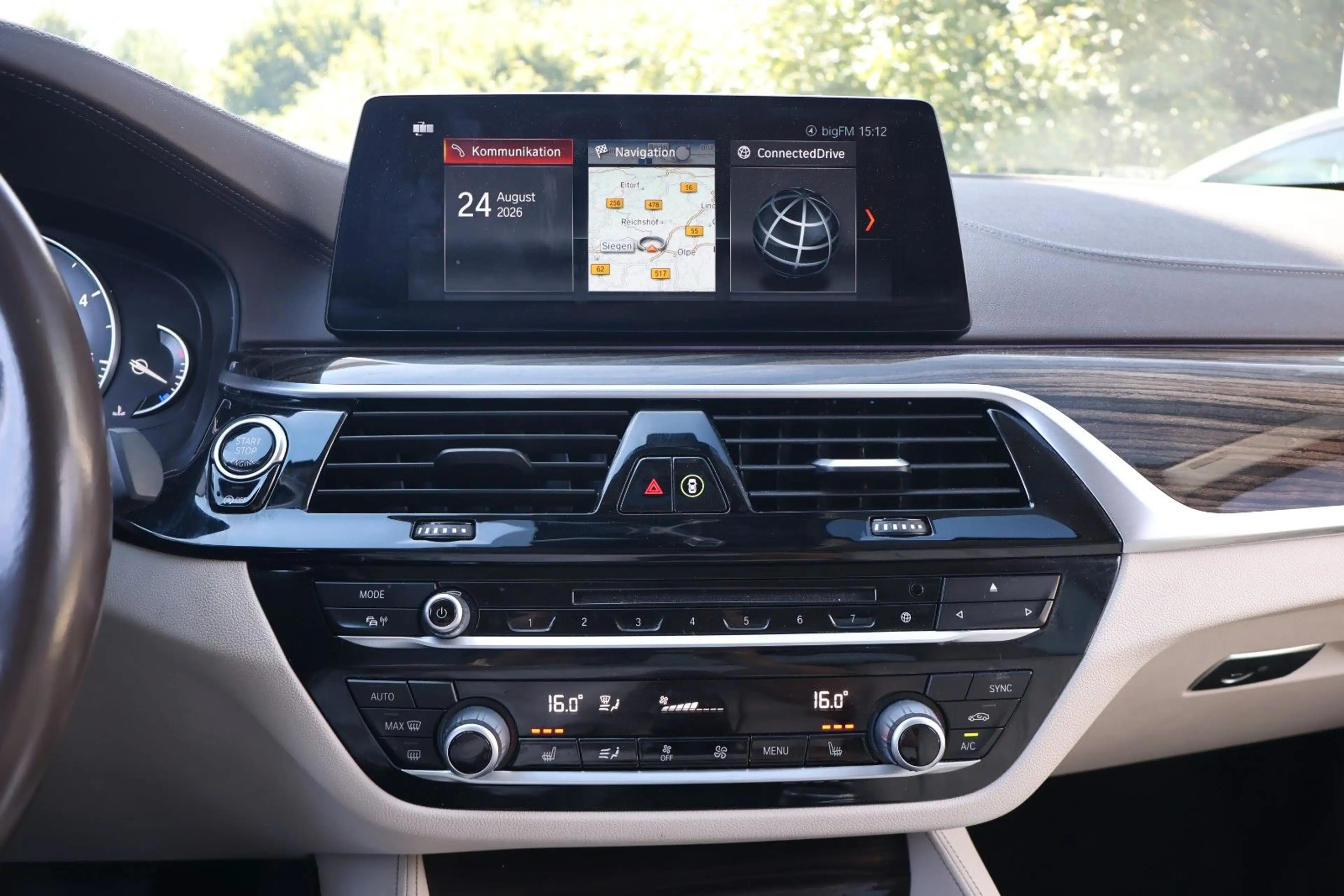 BMW 525 d G30 LED/SHZ/PDC/CARPLAY/SCHIEBEDACH — photo 15