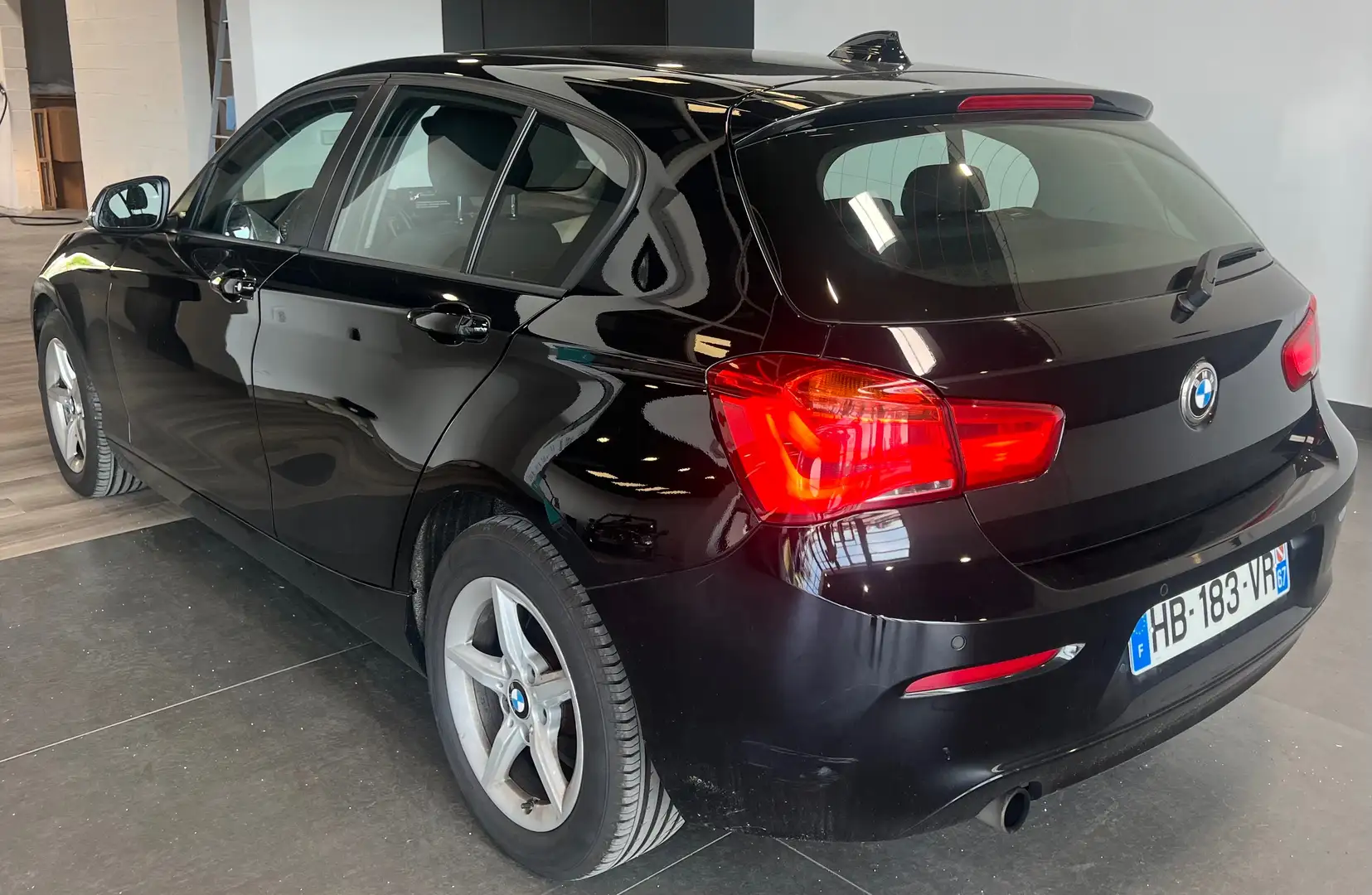 BMW 118 118i 136 ch Lounge Noir - 1