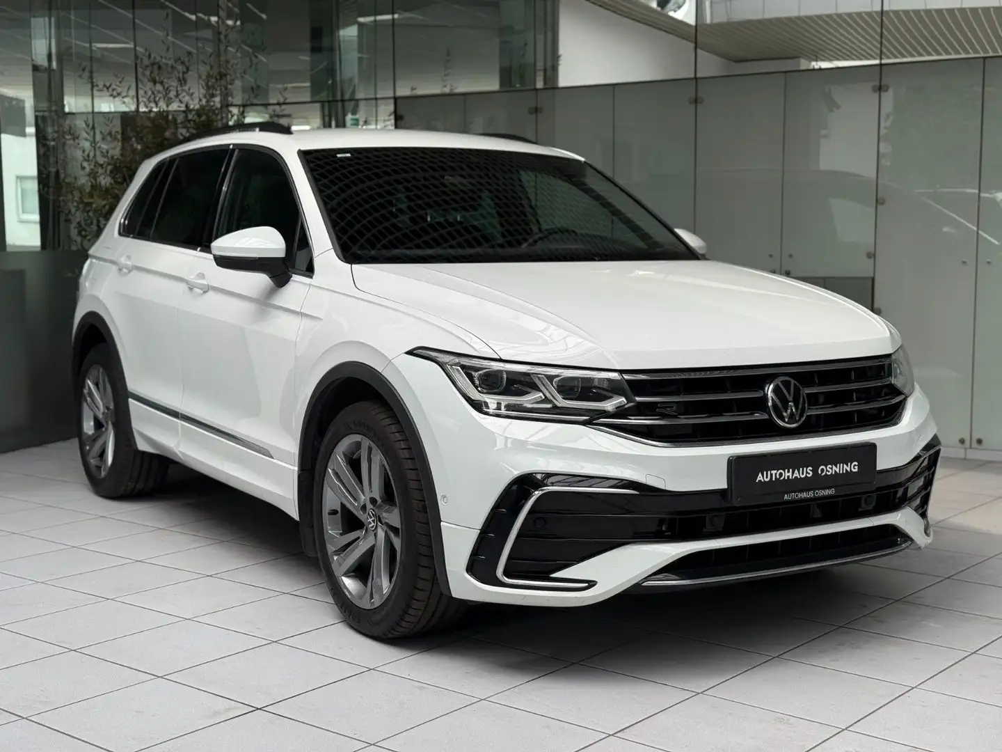 Volkswagen Tiguan R-Line eHybrid AHK KAM MATRIX VIRTUAL Weiß - 1