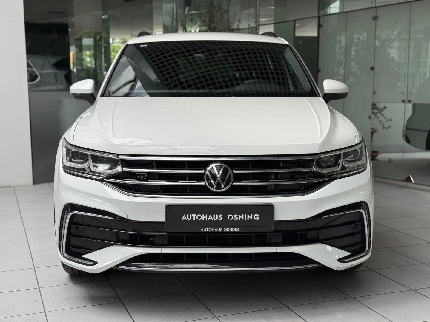 Volkswagen Tiguan R-Line eHybrid AHK KAM MATRIX VIRTUAL Weiß - 2