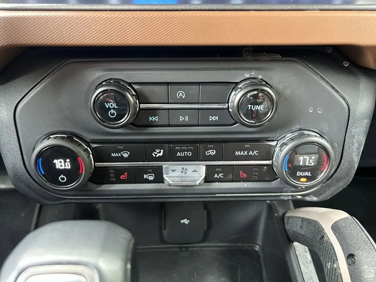 Ford Bronco снимка Ford Bronco