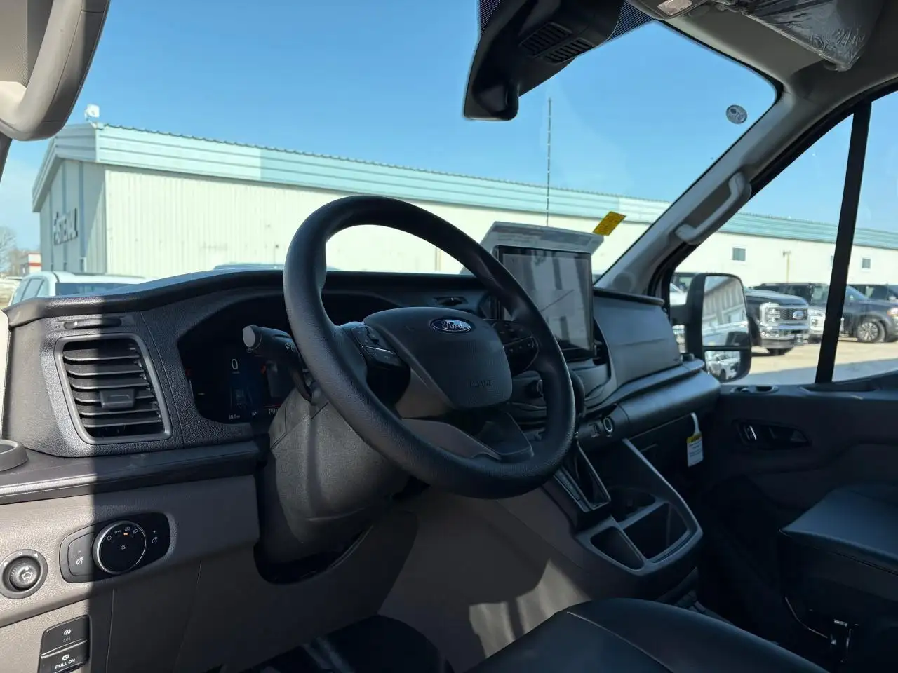 Ford Transit Cargo Van снимка Ford Transit Cargo Van