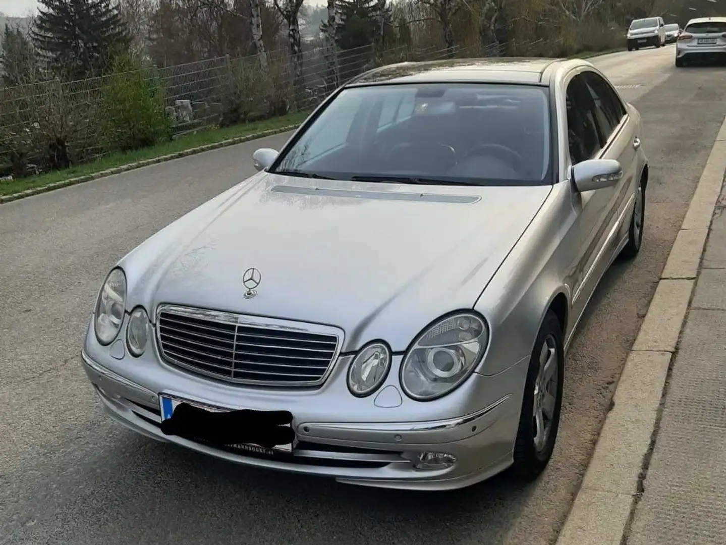 Mercedes-Benz E 270 Avantgarde Gümüş rengi - 1