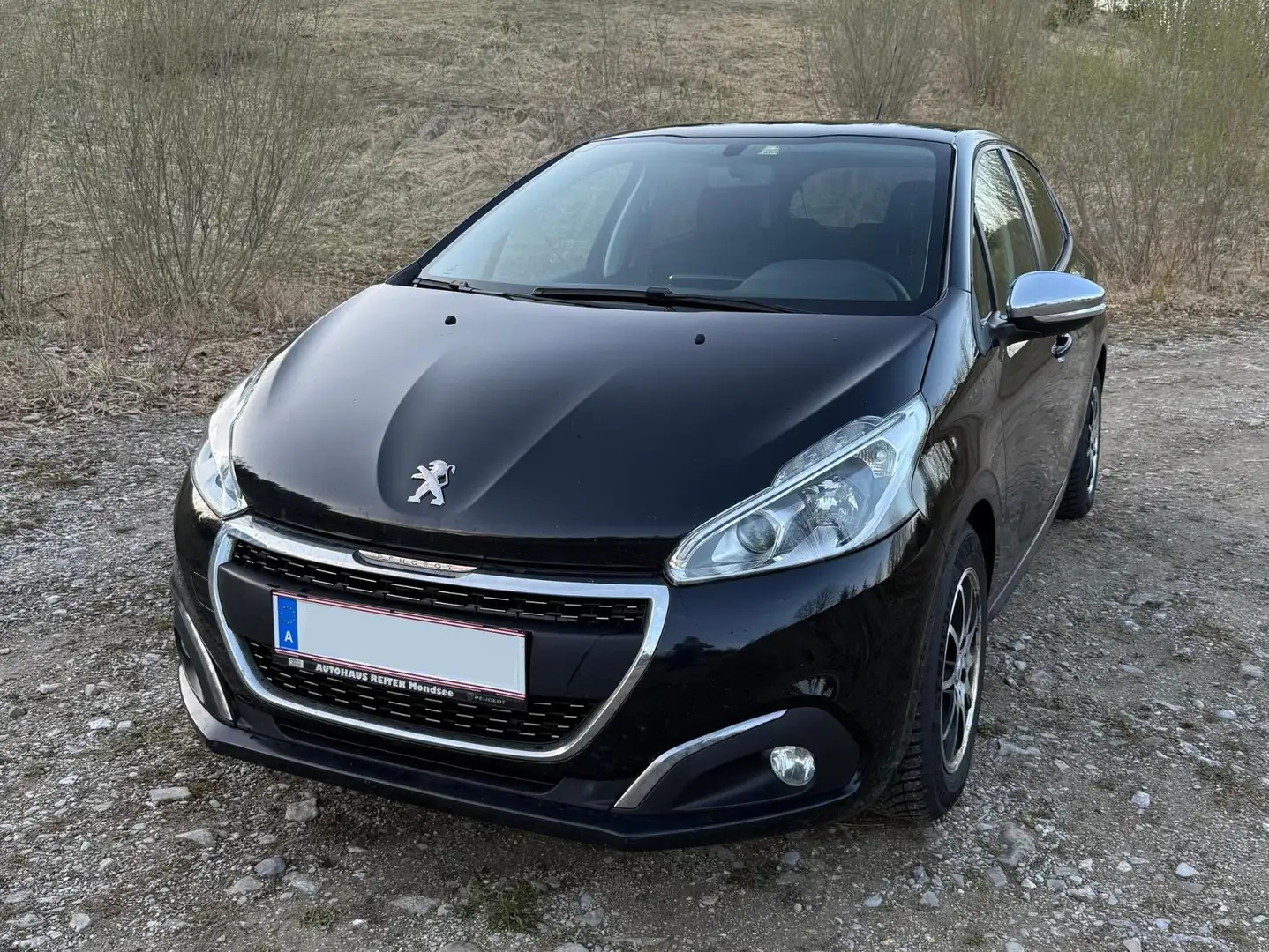 Peugeot 208 208 Urban Soul 1,2 PureTech 82 Urban Soul Schwarz - 2