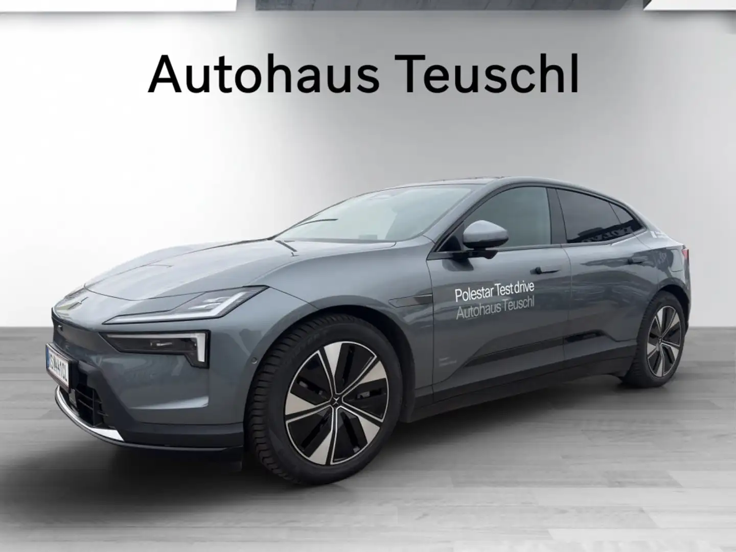 Polestar 4 Polestar 4 - Plus Grau - 1