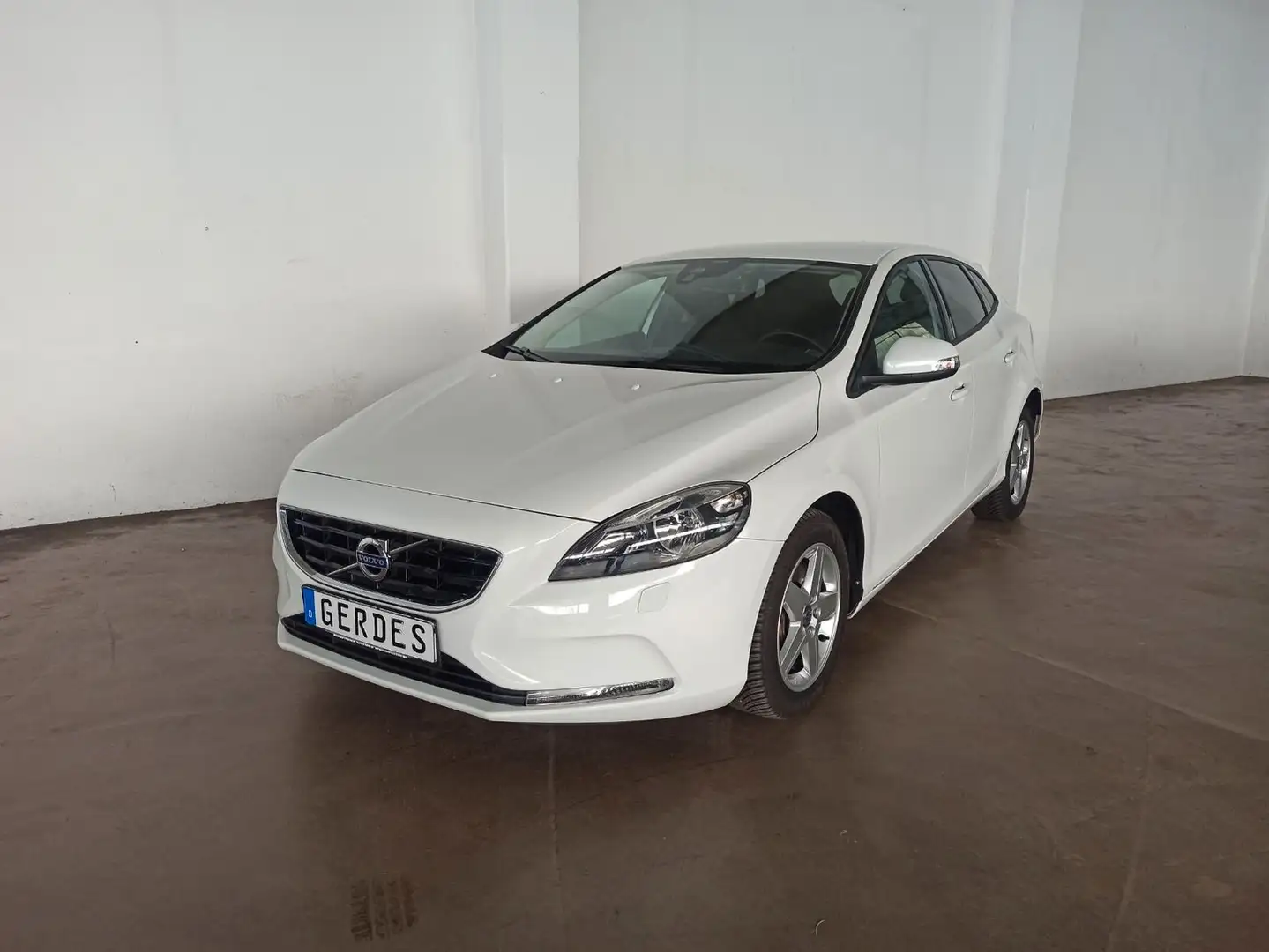 Volvo V40 Kinetic Weiß - 1