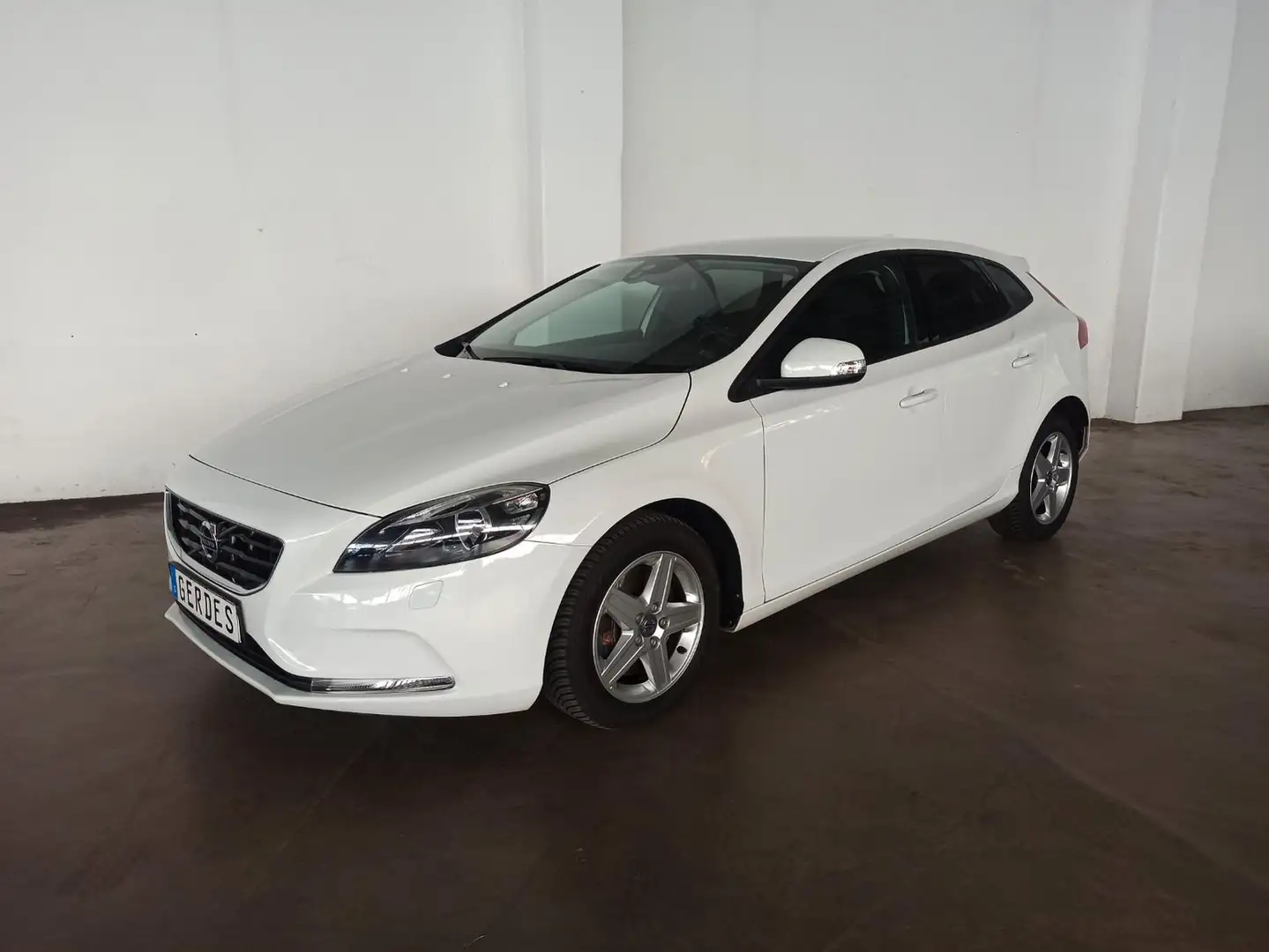 Volvo V40 Kinetic Weiß - 2