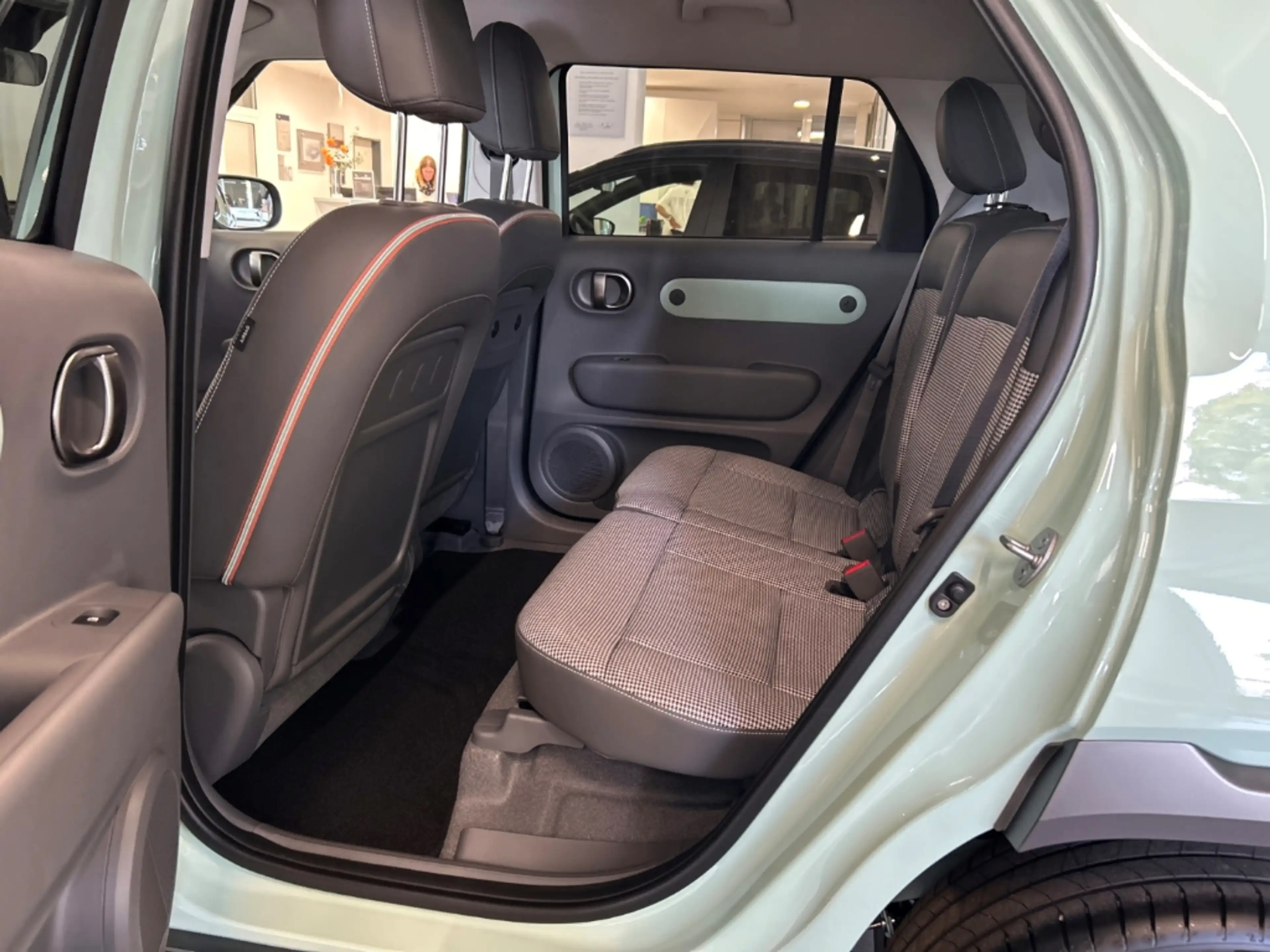 Hyundai Inster Lounge EV (MY27) 49 kWh (115 PS) 2WD Elektro-Komfo — photo 9