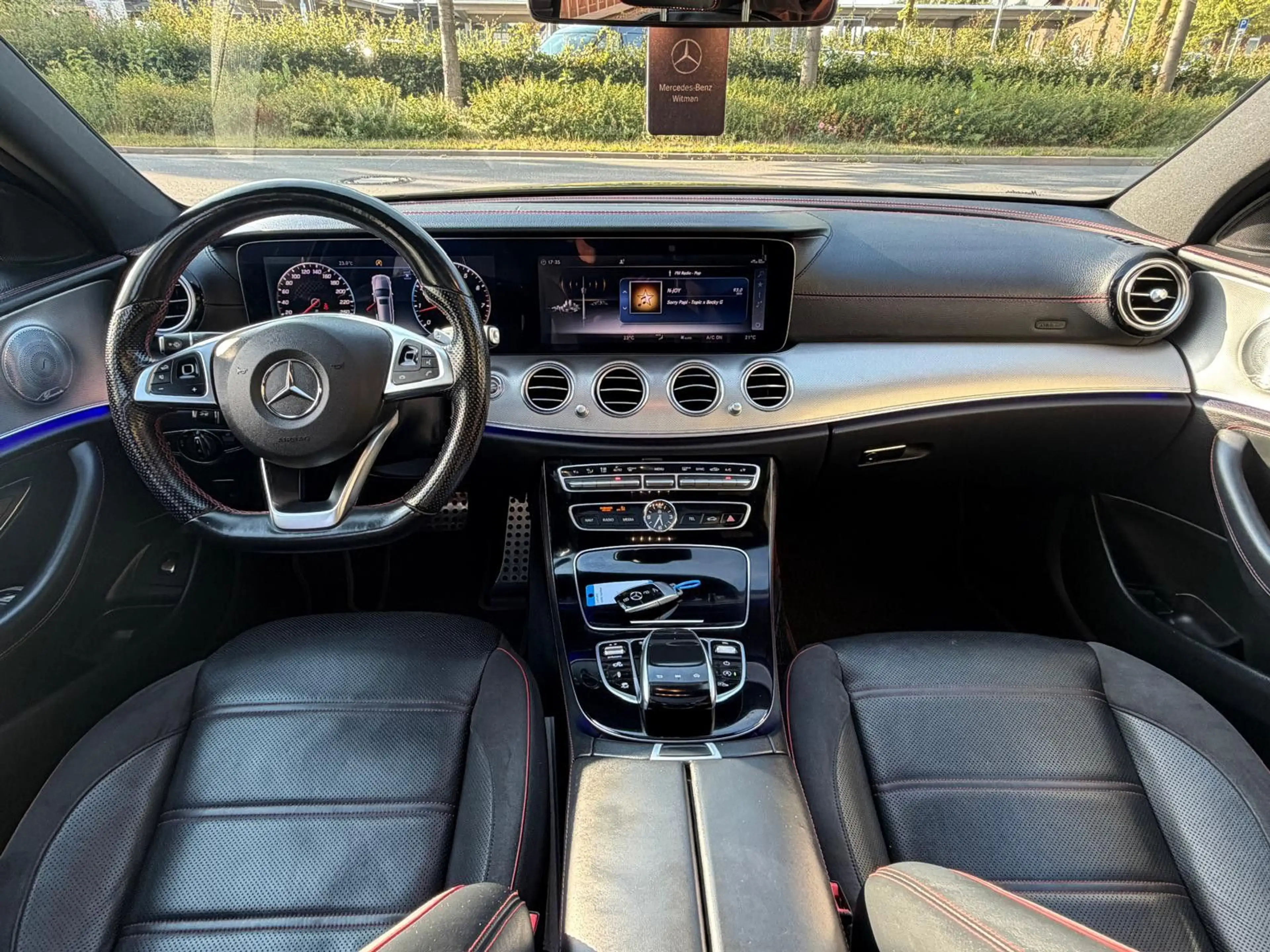 Mercedes-Benz E 43 AMG T-Modell 4Matic — photo 10