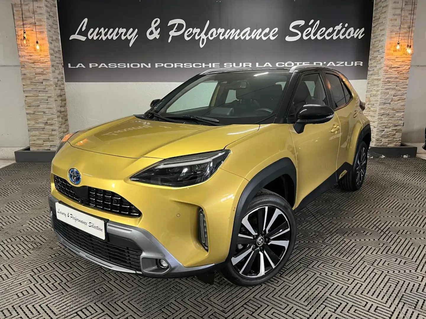 Toyota Yaris Cross Hybrid 116h AWD-i  Première  - 14000km - 1°main -  - 1