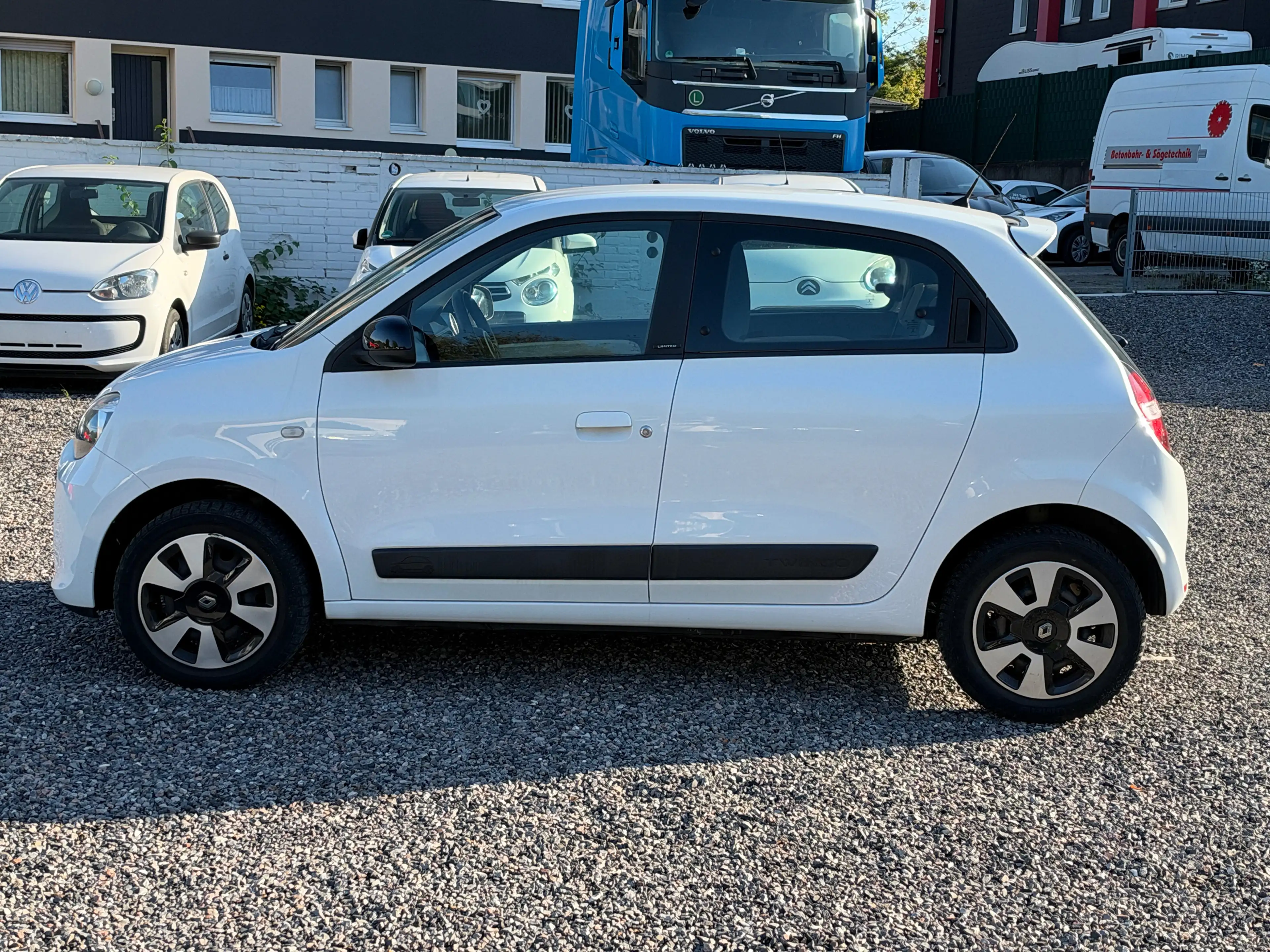 Renault Twingo Limited /TÜV 3/2028 — photo 8