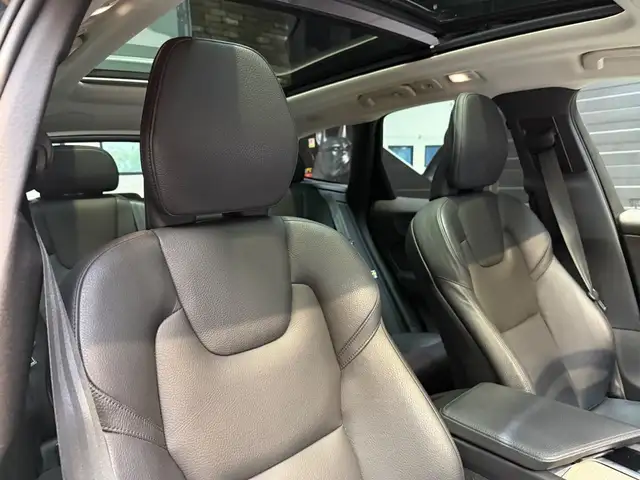 Volvo XC60 view 13