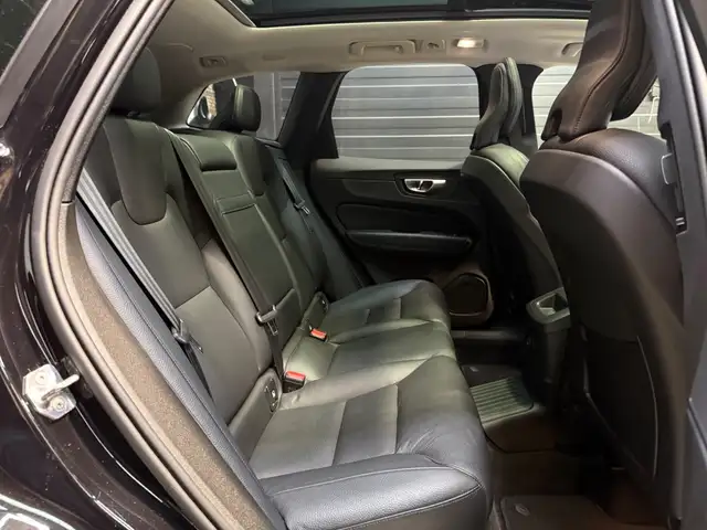 Volvo XC60 view 11