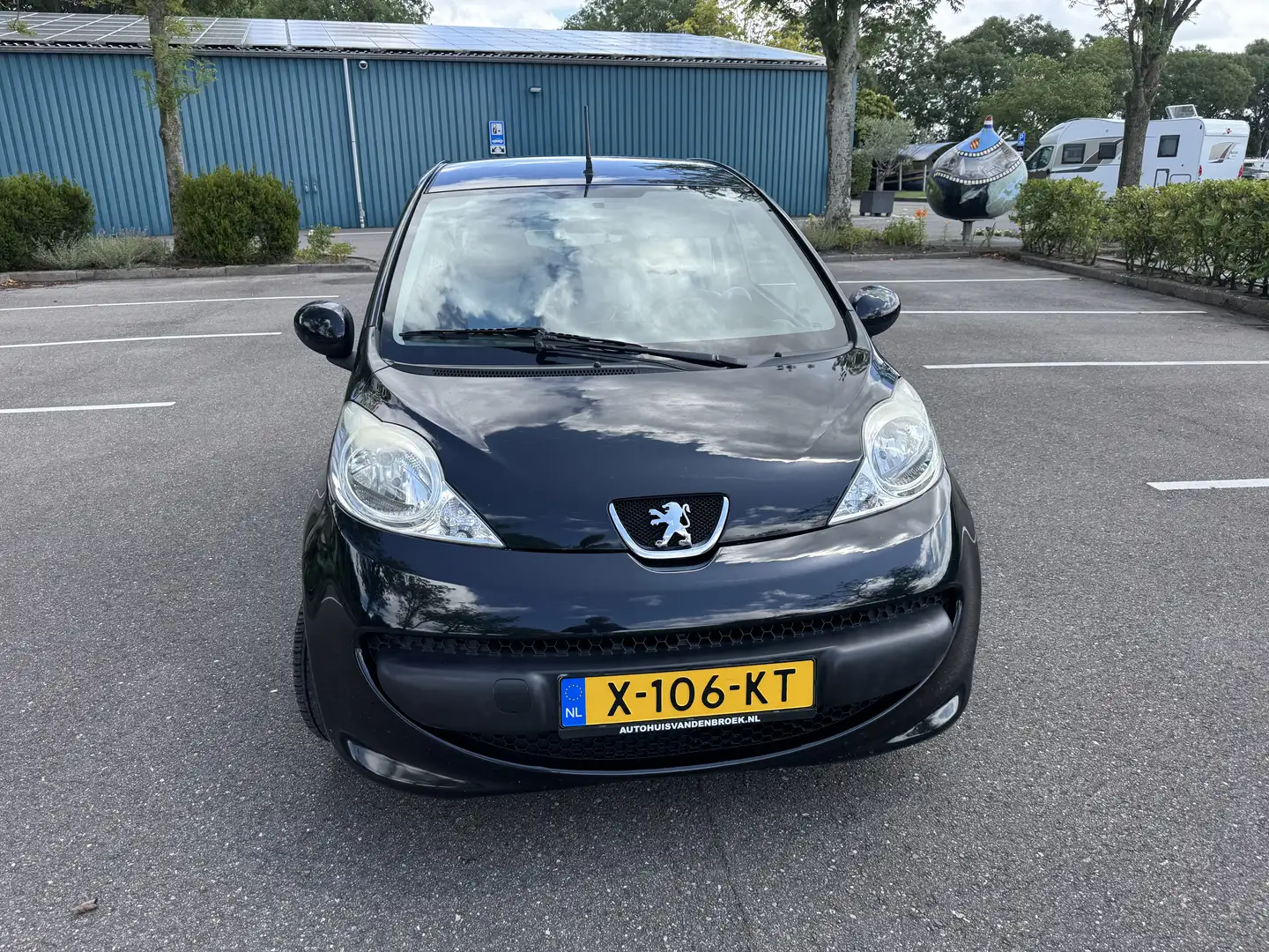 Peugeot 107 1.0-12V XR Zwart - 2