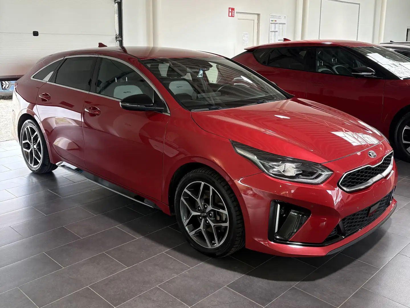Kia ProCeed / pro_cee'd ProCeed 1.6 CRDi GT-Line DCT ISG Rojo - 2