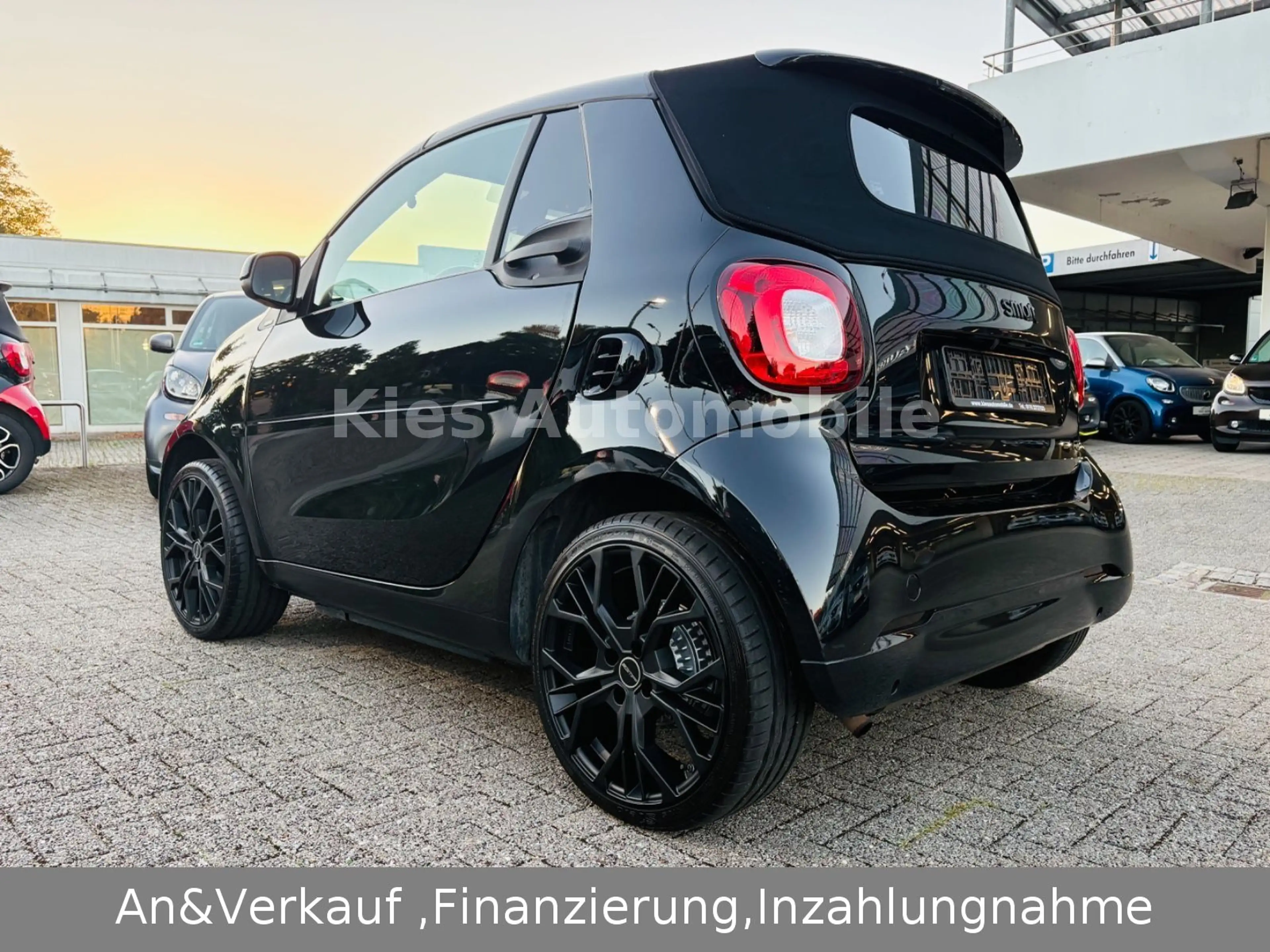 smart forTwo Cabrio Passion AUTOM/NAVI/CARPLAY/KAMERA — photo 4
