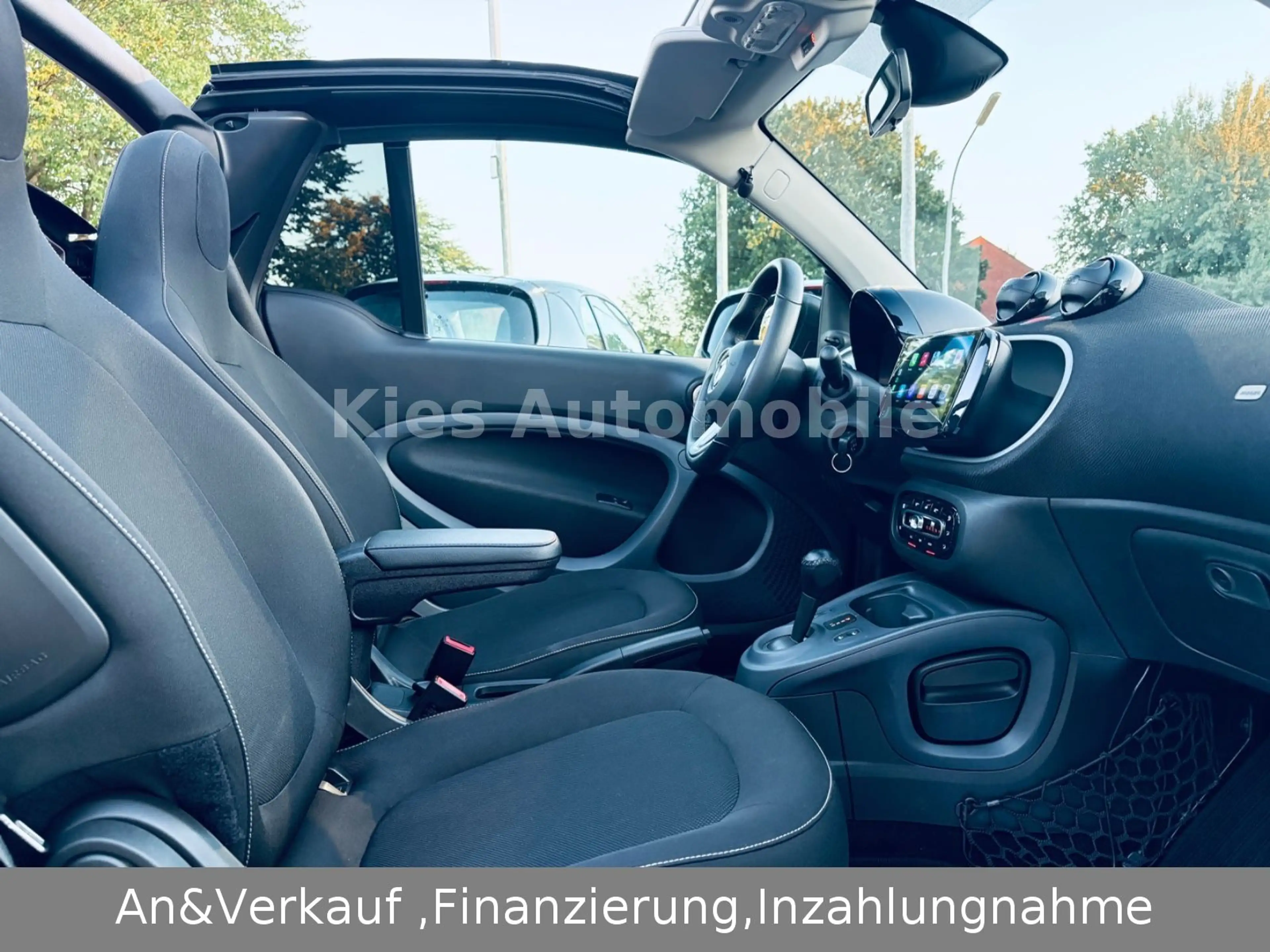 smart forTwo Cabrio Passion AUTOM/NAVI/CARPLAY/KAMERA — photo 15