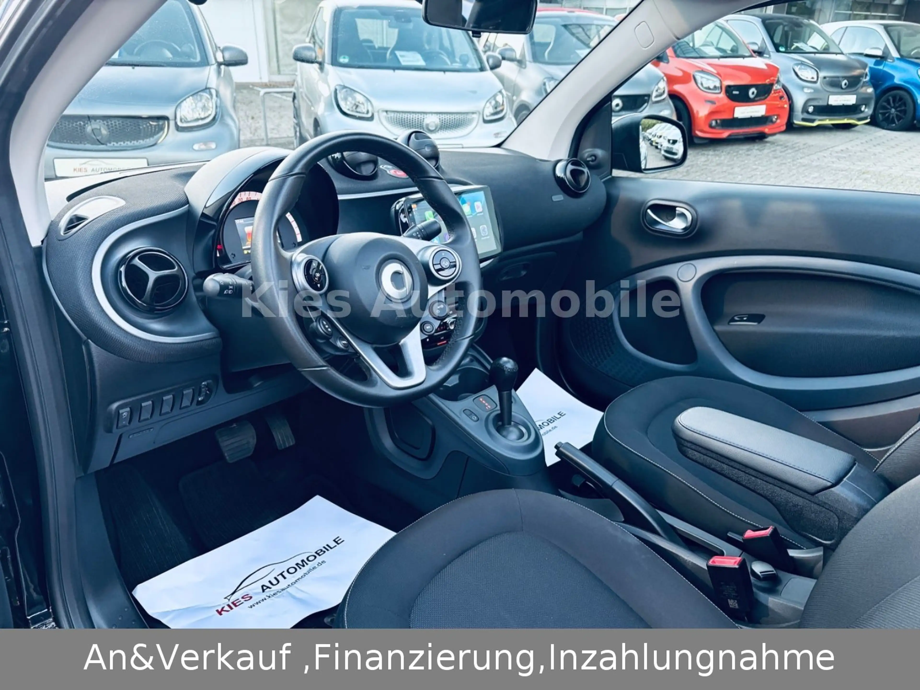 smart forTwo Cabrio Passion AUTOM/NAVI/CARPLAY/KAMERA — photo 14