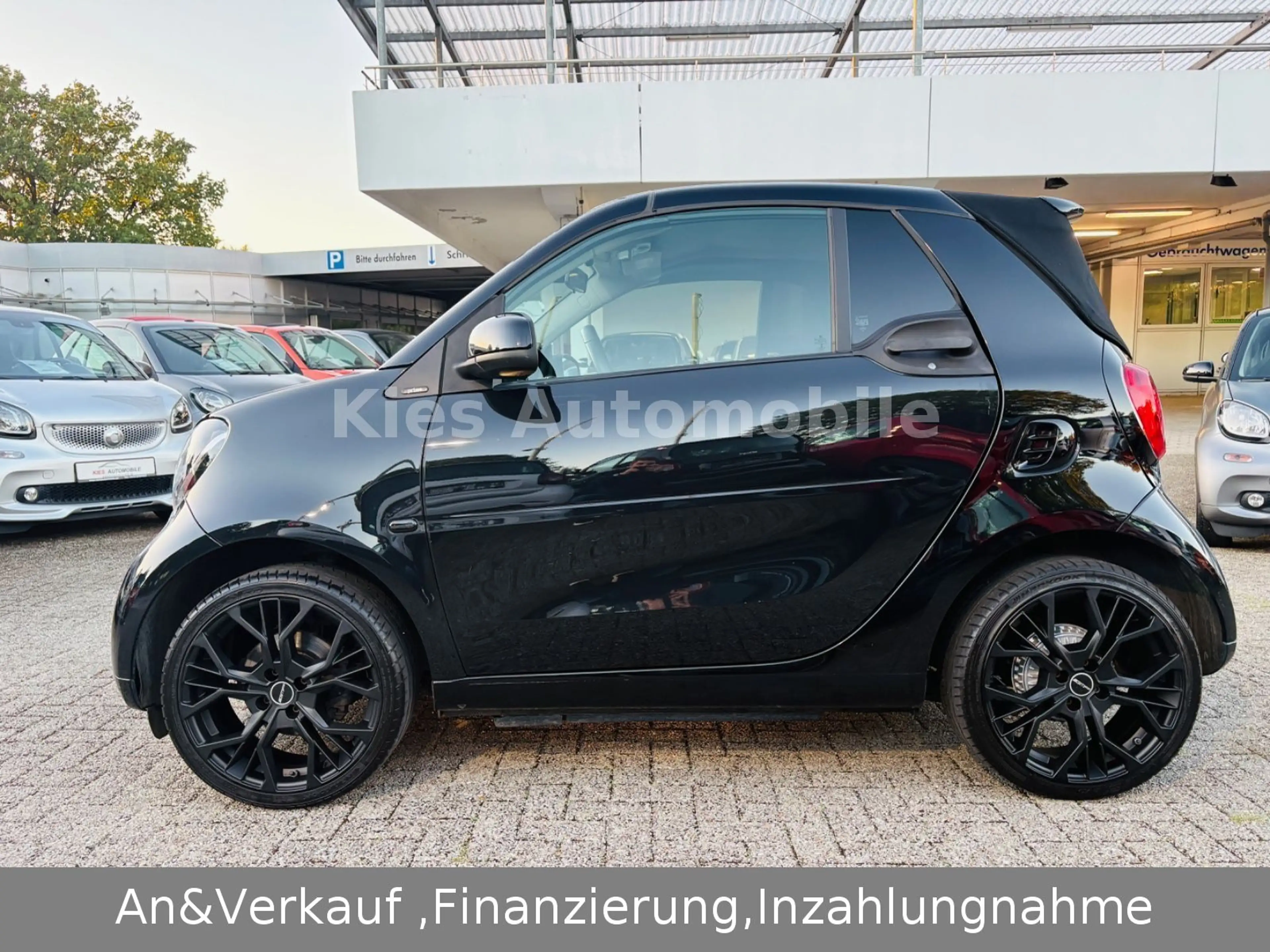 smart forTwo Cabrio Passion AUTOM/NAVI/CARPLAY/KAMERA — photo 3