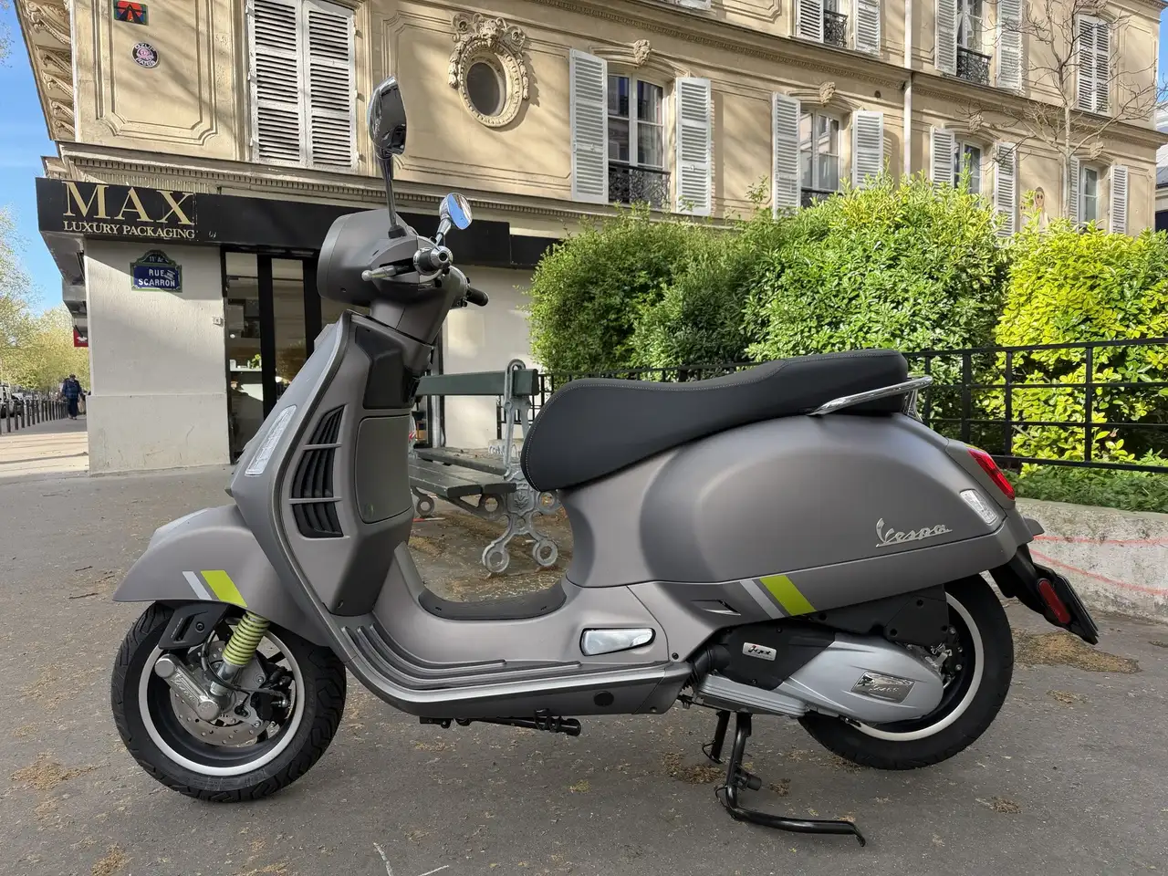 Vespa GTS 125