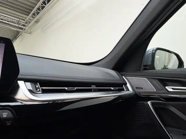 BMW X1 view 10