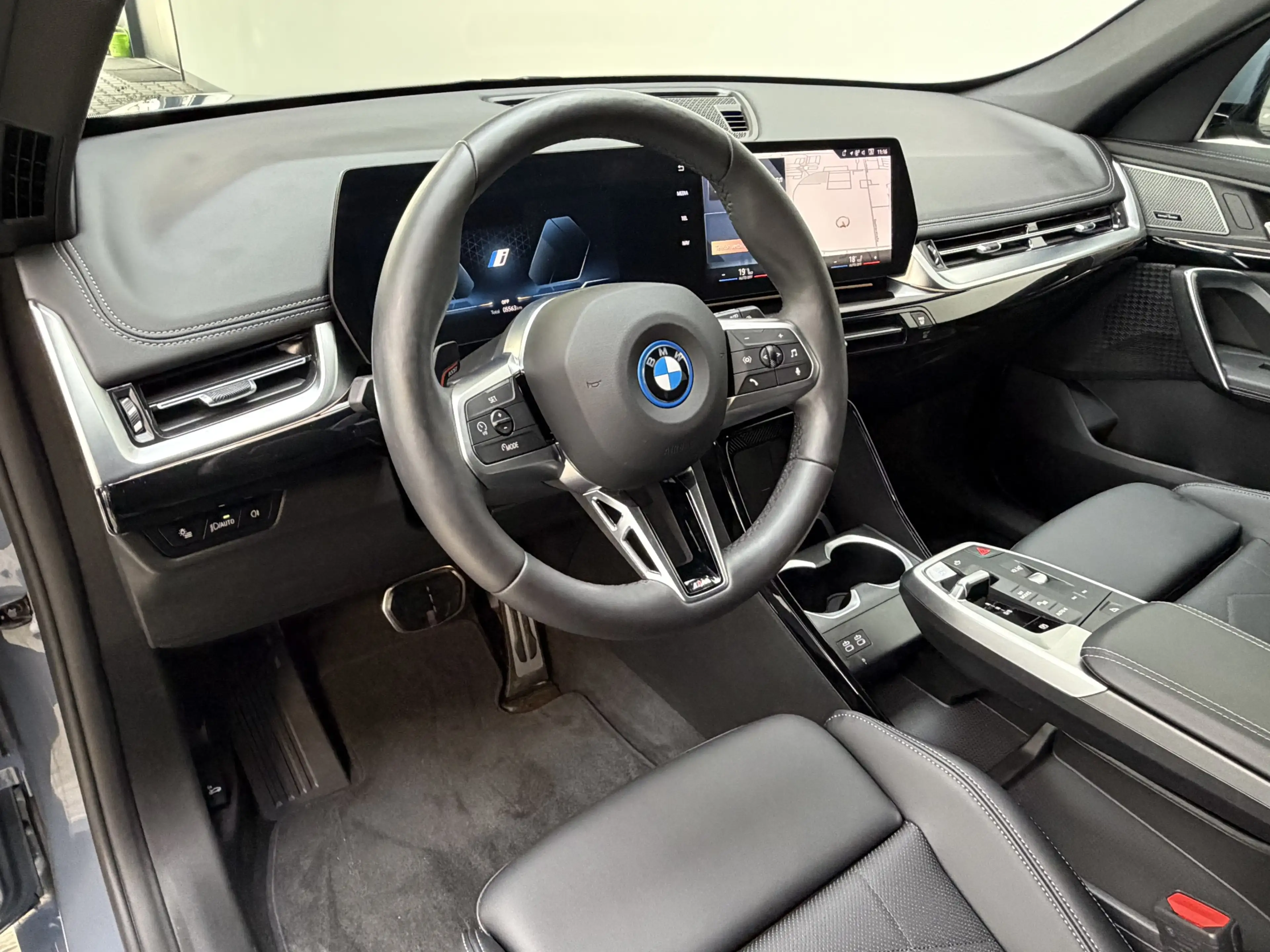 BMW X1 eDrive20 M Sport Pro ACC H&K MemorySitze LED — photo 7