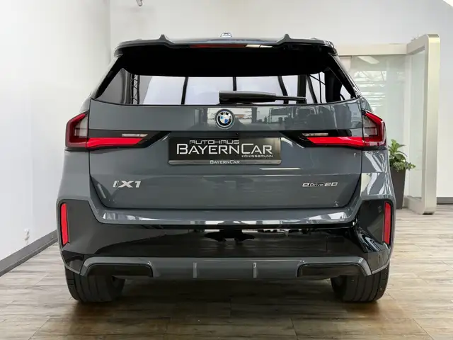 BMW X1 view 5