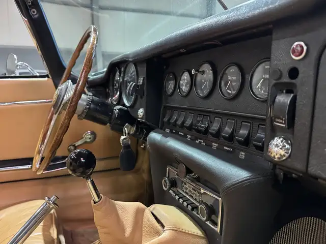 Jaguar E-Type view 12