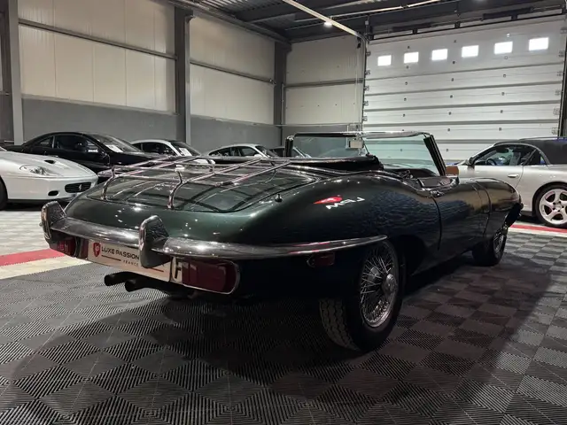 Jaguar E-Type view 8