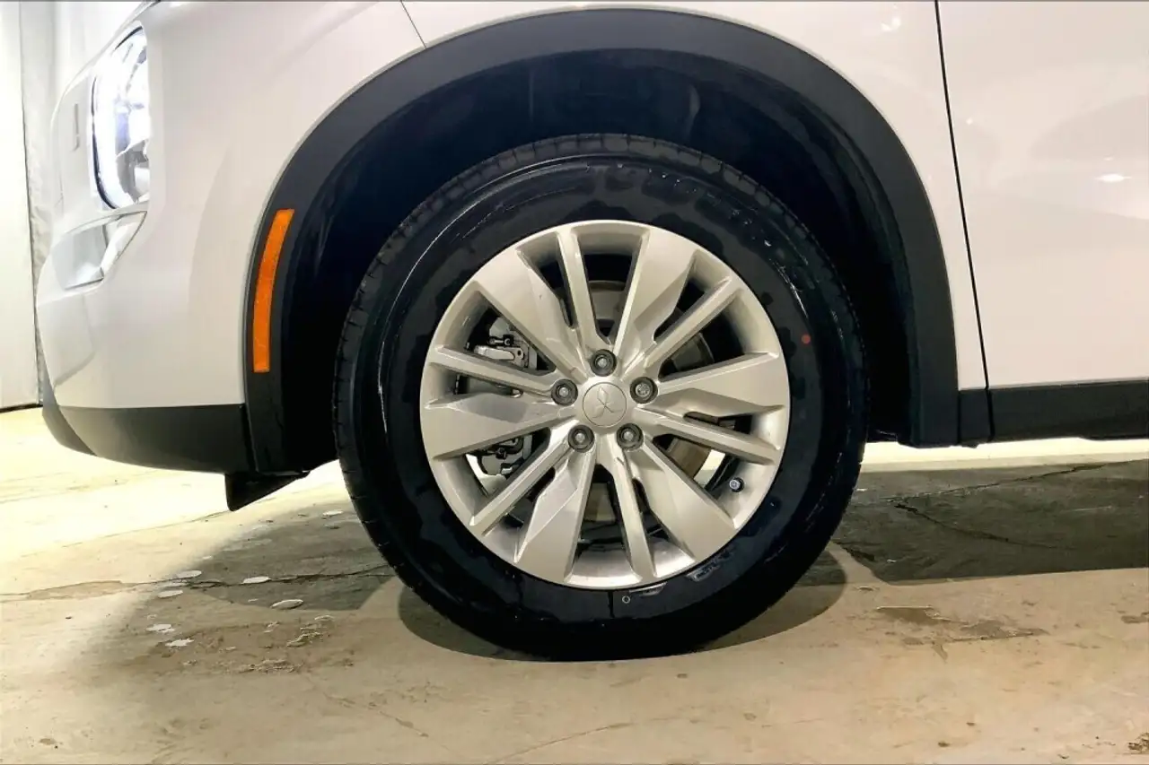 Mitsubishi Outlander снимка Mitsubishi Outlander