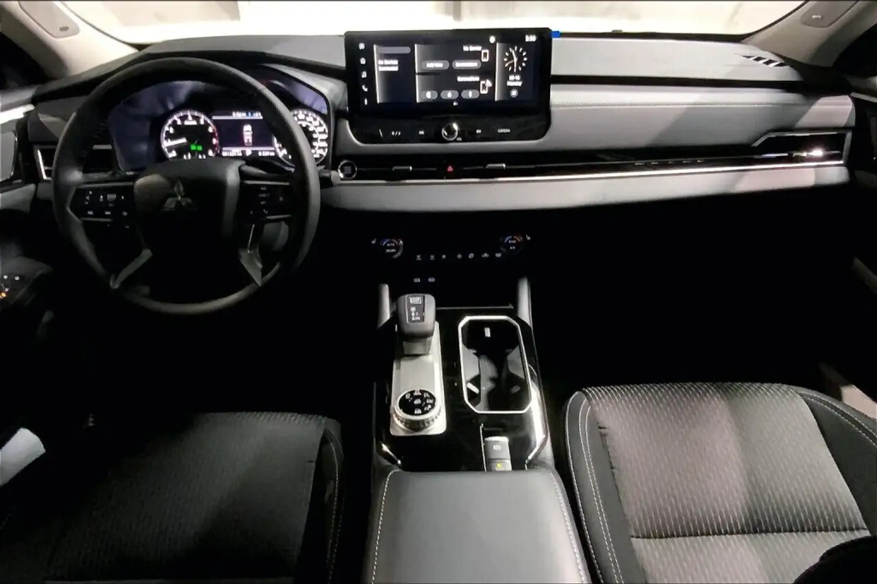 Mitsubishi Outlander снимка Mitsubishi Outlander