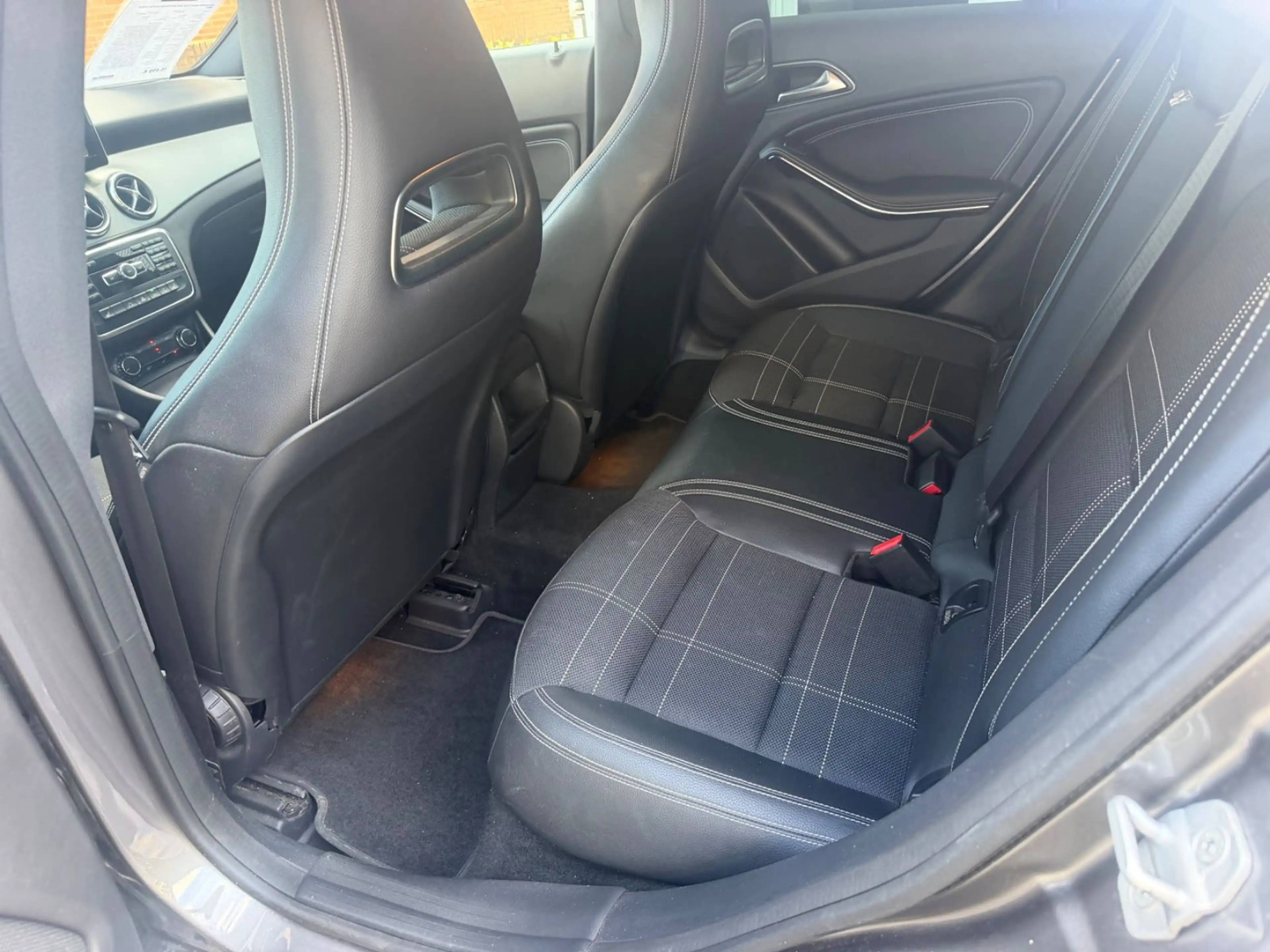 Mercedes-Benz CLA 200 AUTOMATIK+PDC+TÜV NEU — photo 14