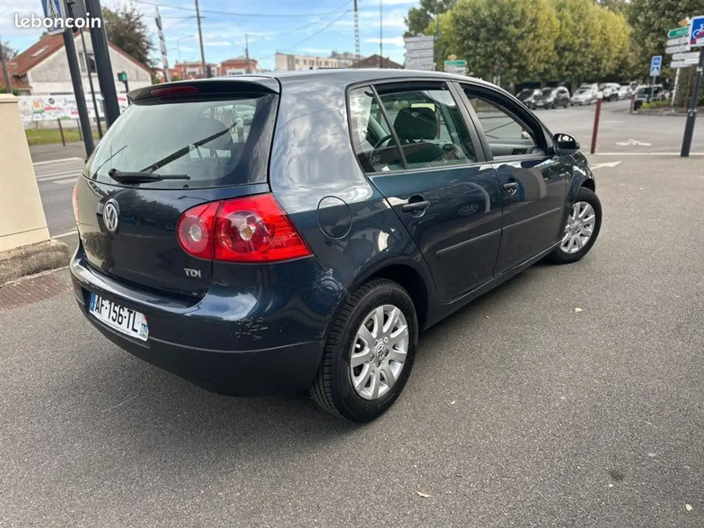 Volkswagen Golf 5 1.9l tdi 105ch portes Bleu - 2