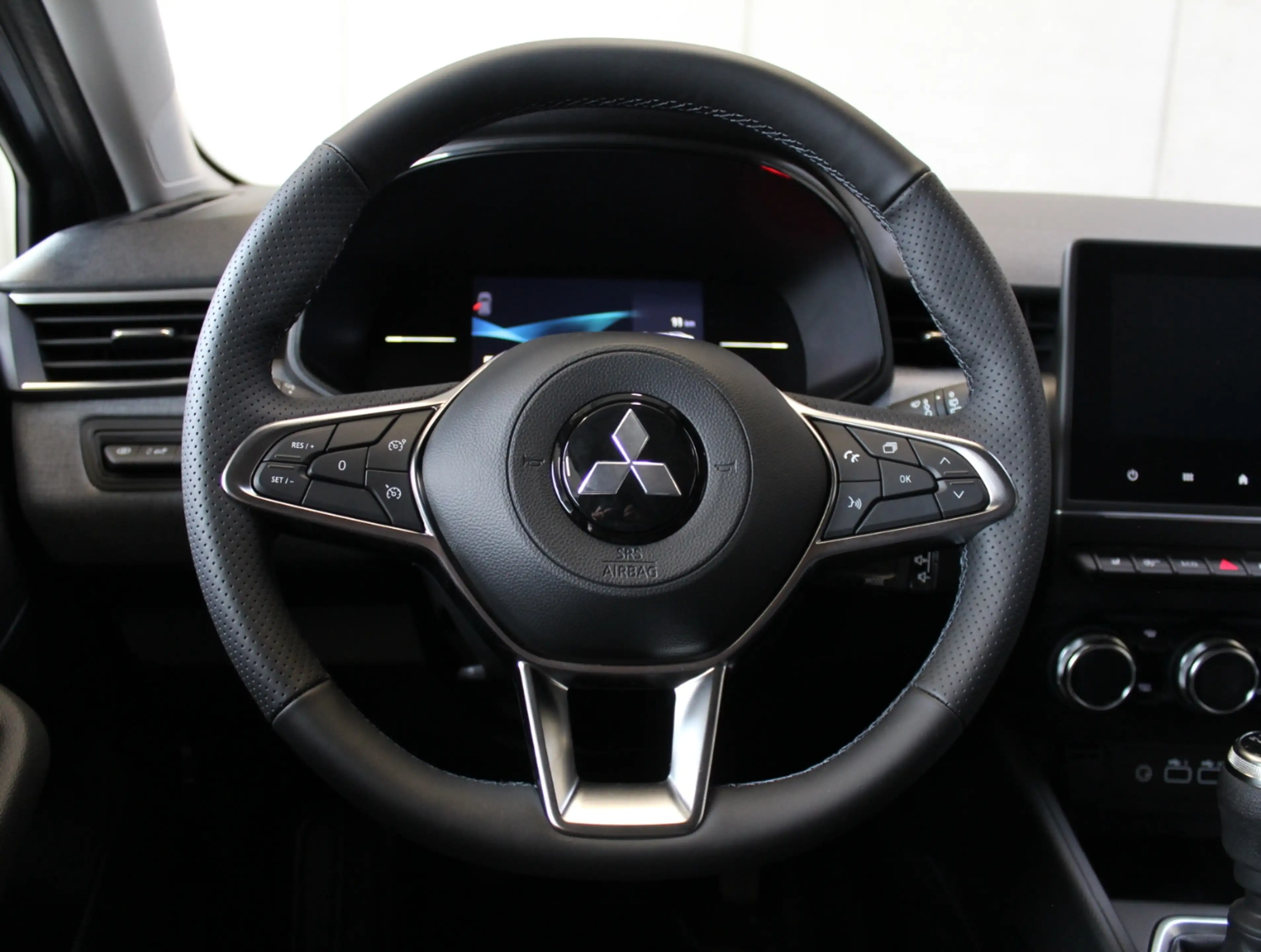 Mitsubishi Colt PLUS 1.0 T-Benziner 6-Gang — photo 11